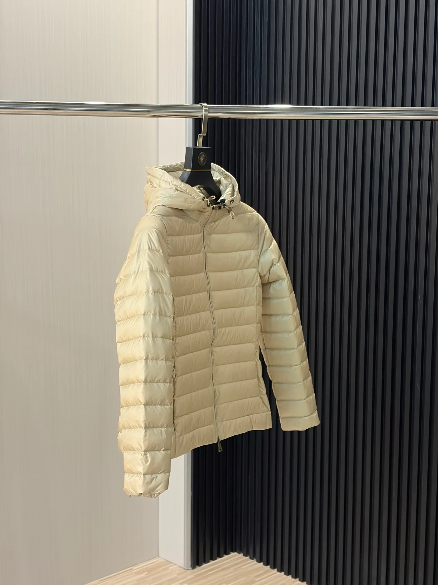 Куртки И Пуховики Мужские Moncler 18231134