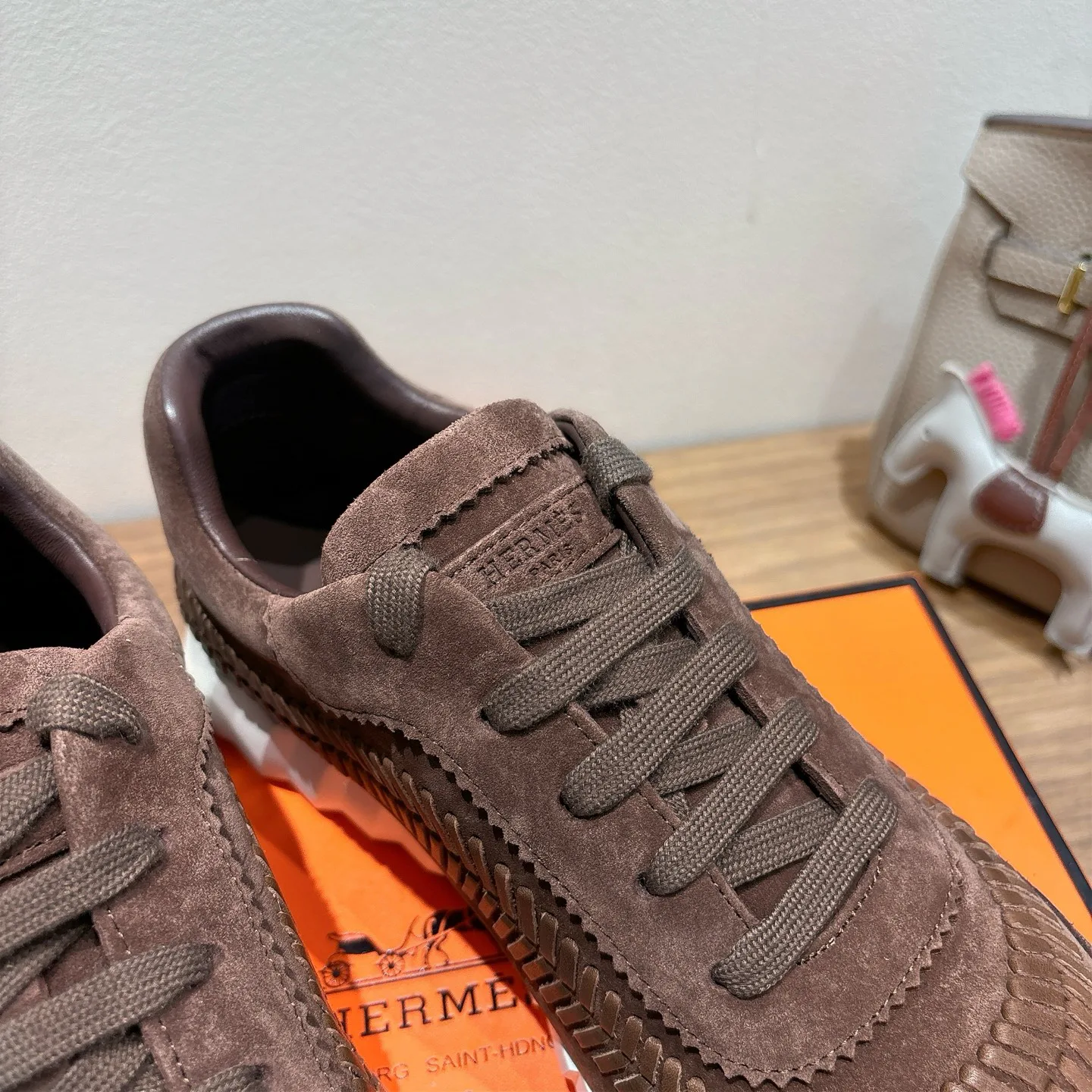 Кроссовки Женские Hermes 18729807