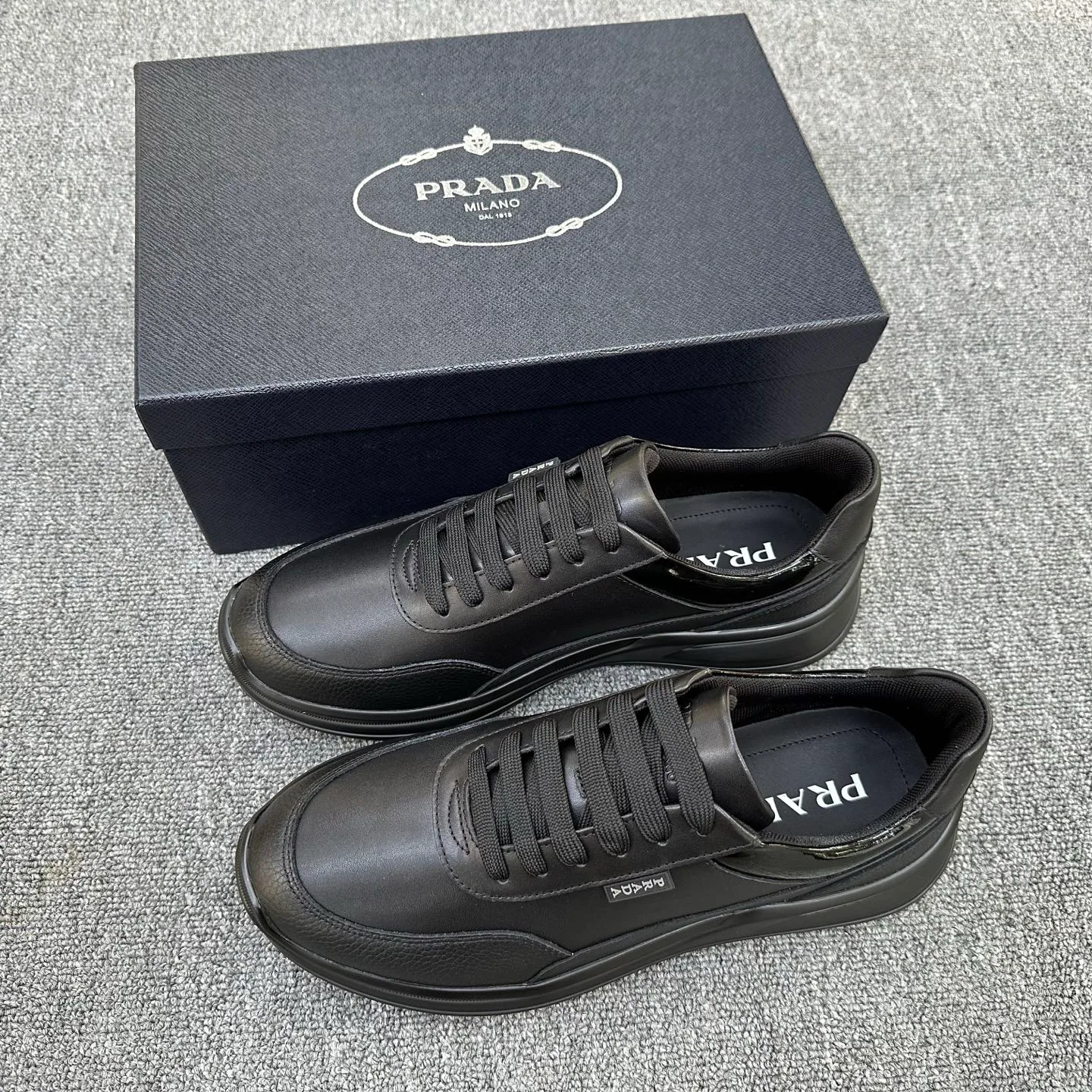 Кроссовки Мужские Prada 18076335
