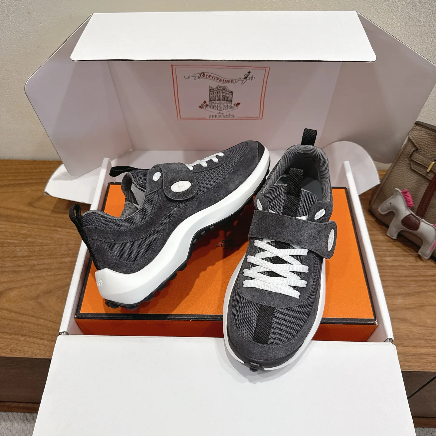 Кроссовки Женские Hermes 10189081
