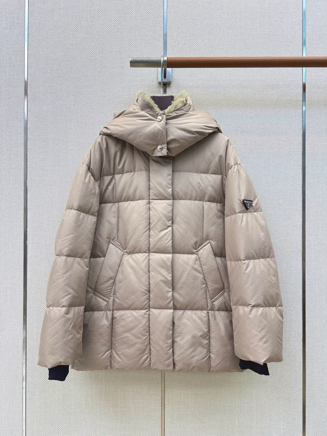 Куртки И Пуховики Женские Prada 18094553