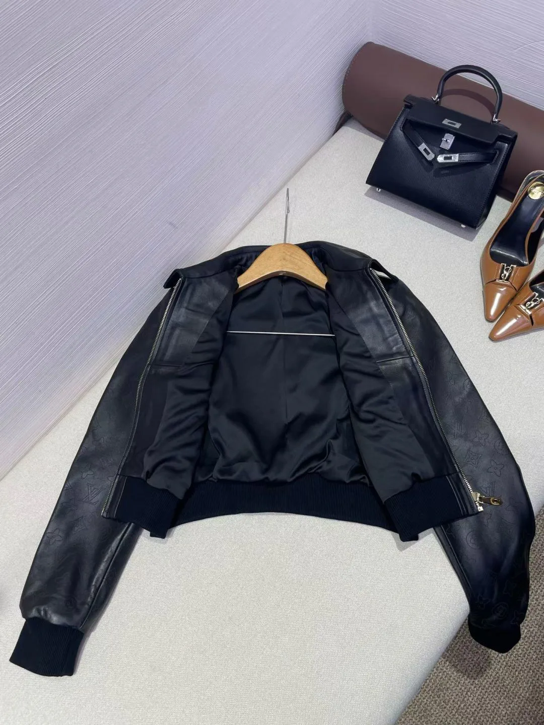 Кожаные Куртки И Дублёнки Женские Louis Vuitton 17998950