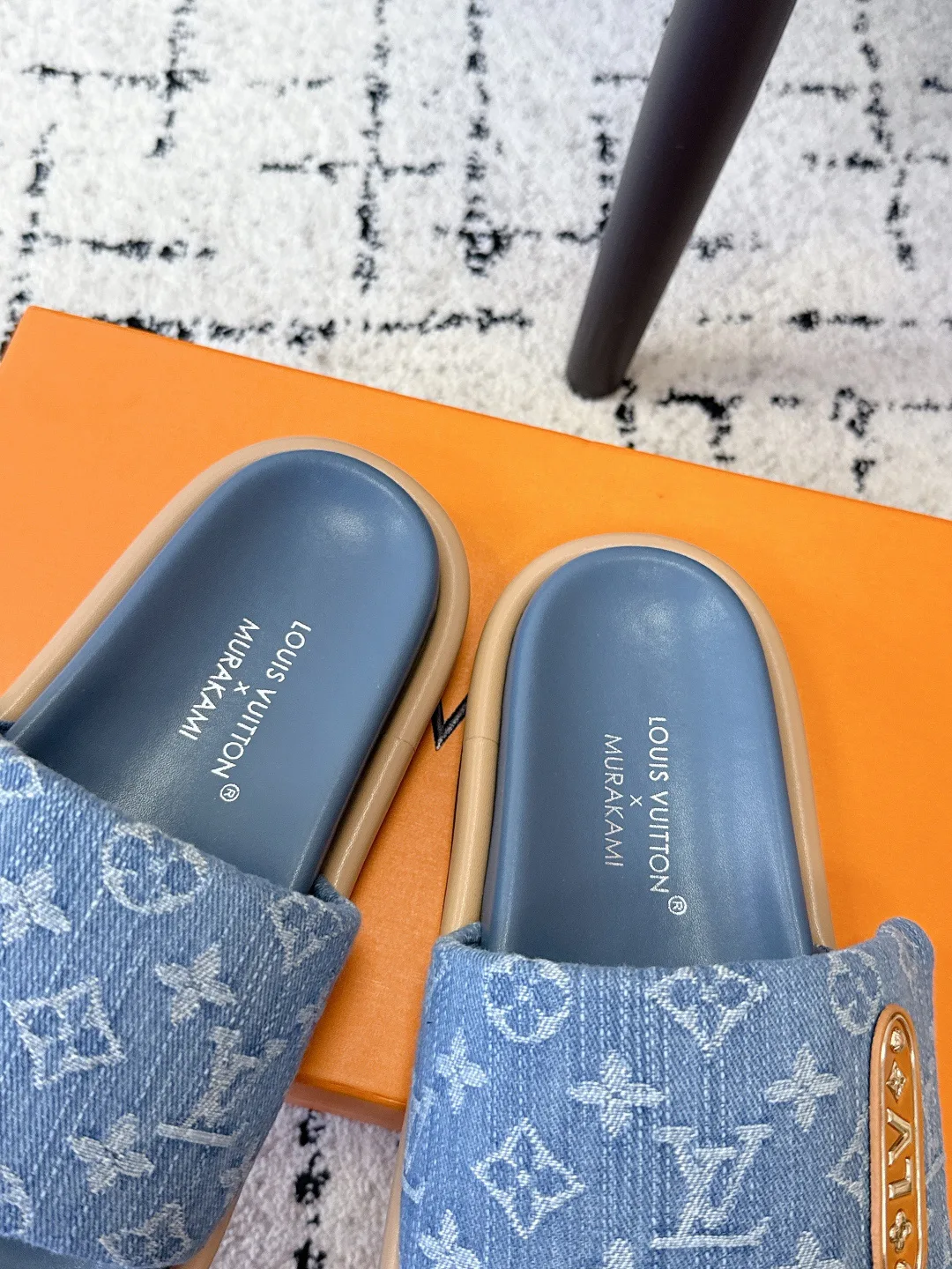 Шлепанцы Женские Louis Vuitton 1752814