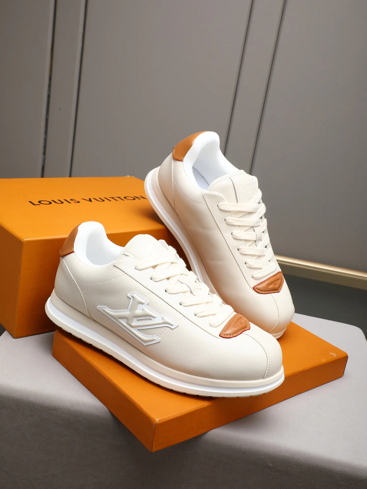 Кроссовки Мужские Louis Vuitton 11490460