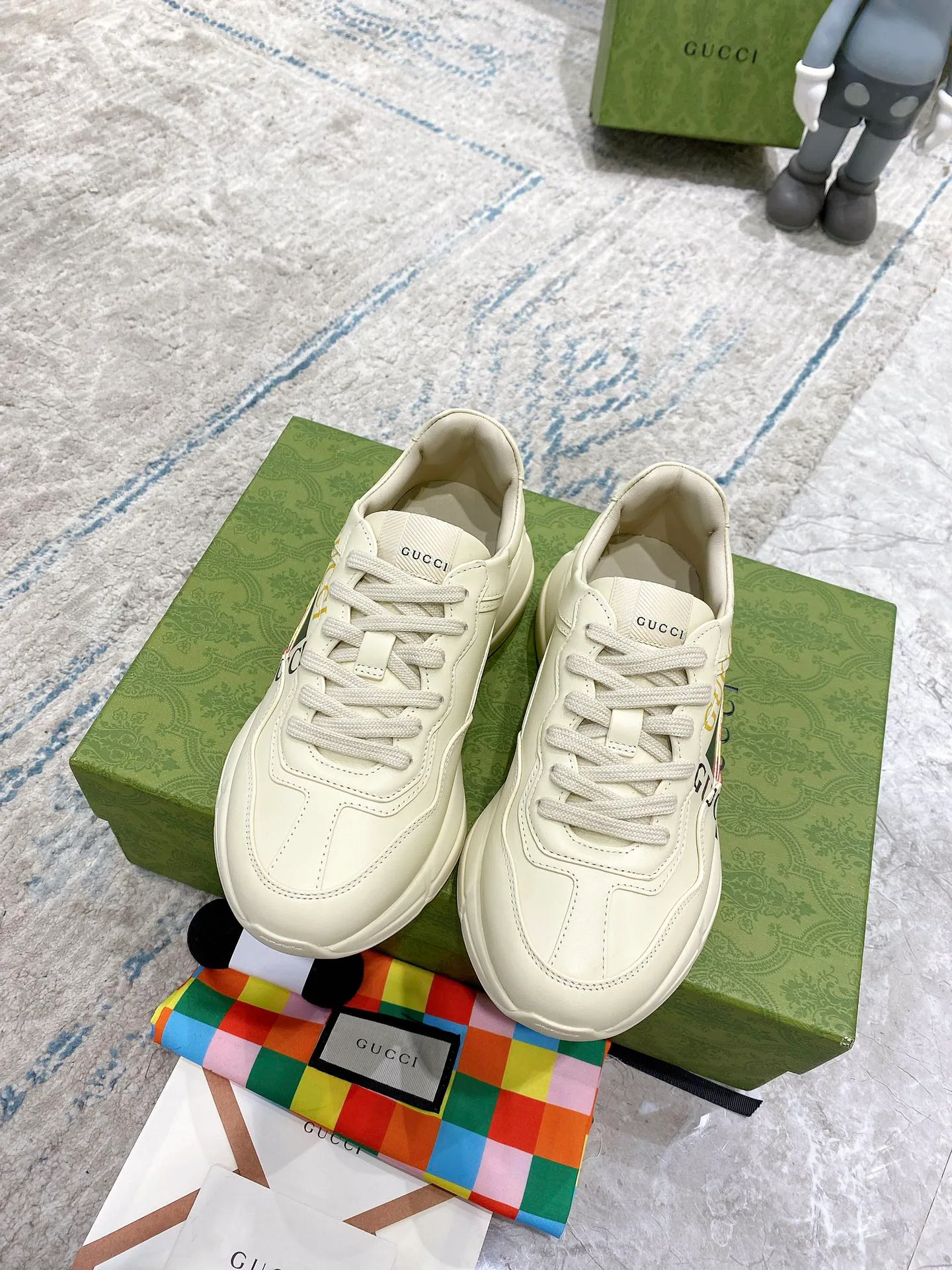 Кроссовки Женские Gucci 18527674