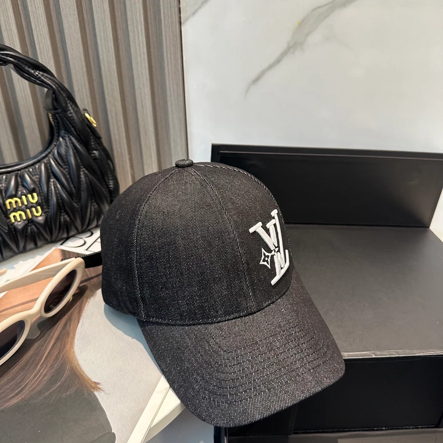 Головные Уборы Louis Vuitton 12764989