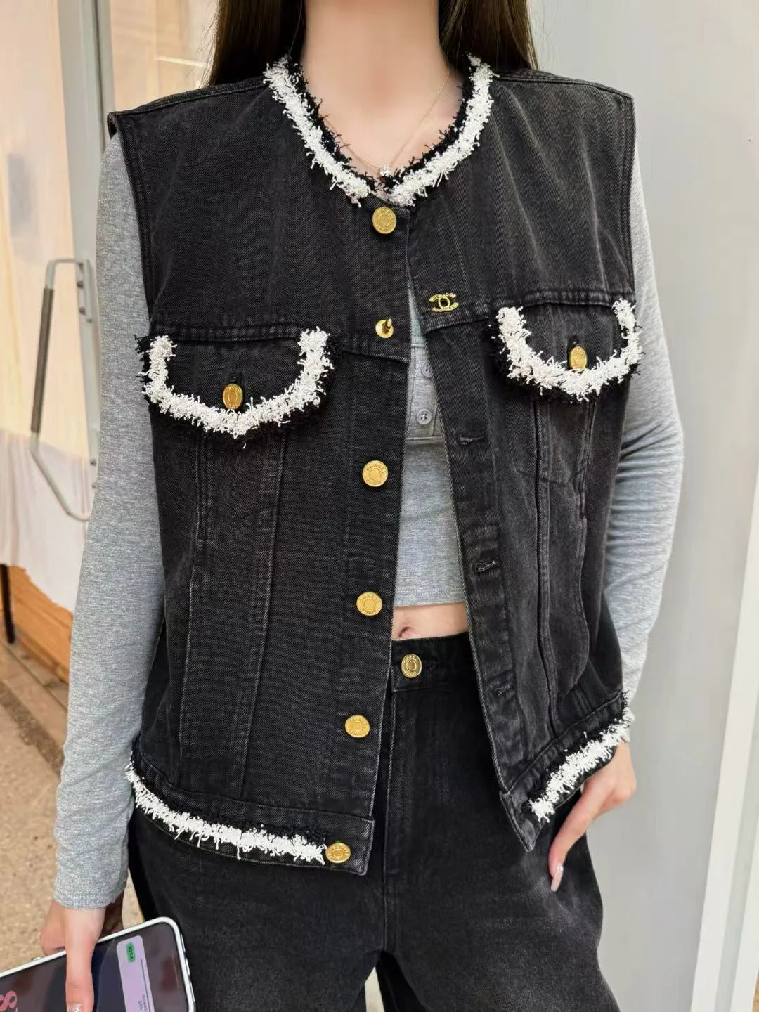 Жилеты Женские Chanel 18598836