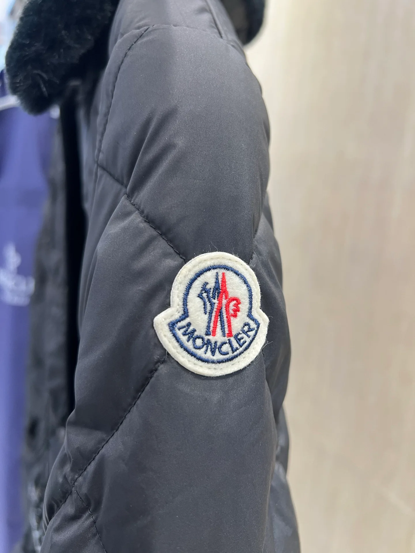 Куртки И Пуховики Мужские Moncler 18231458