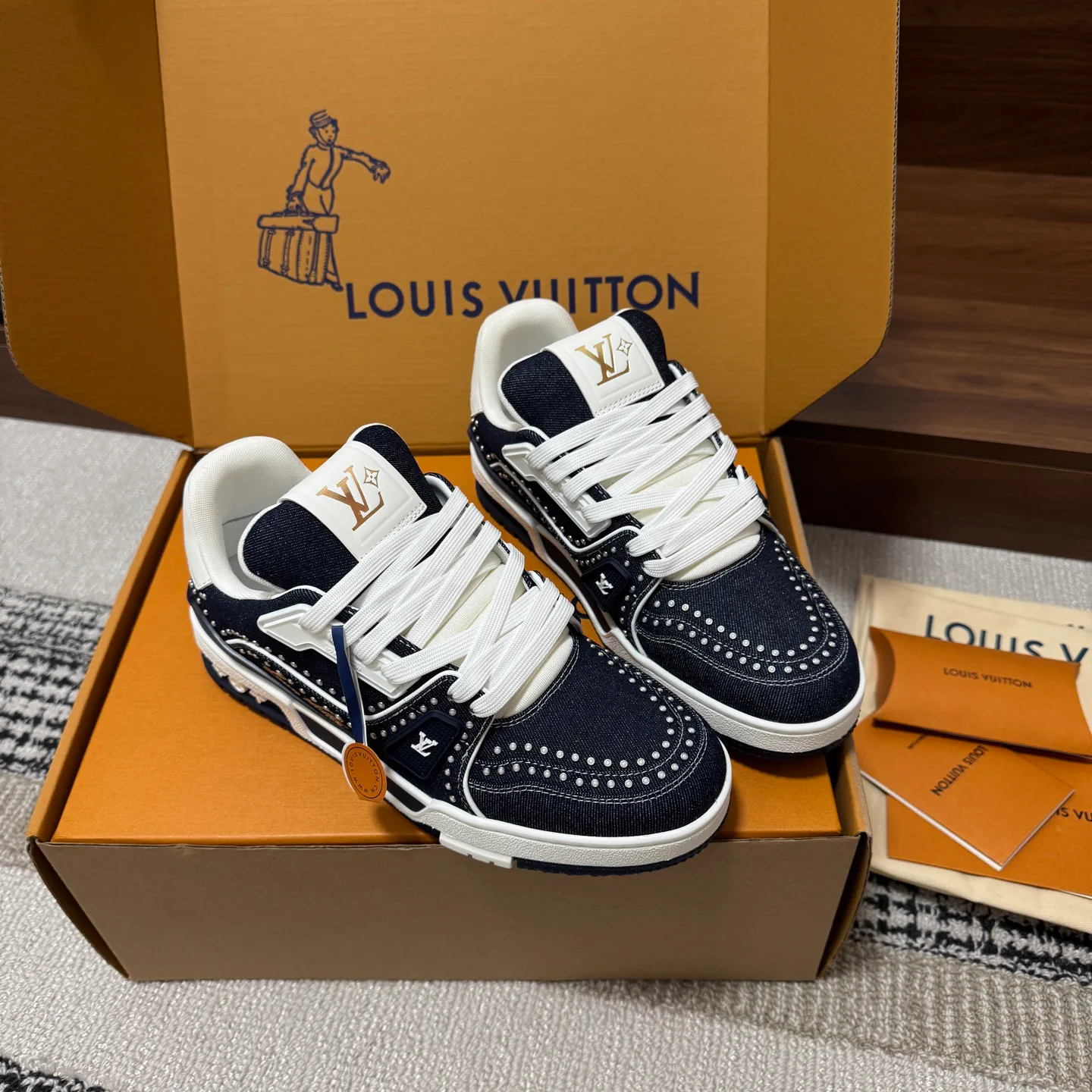 Кроссовки Женские Louis Vuitton 1546753