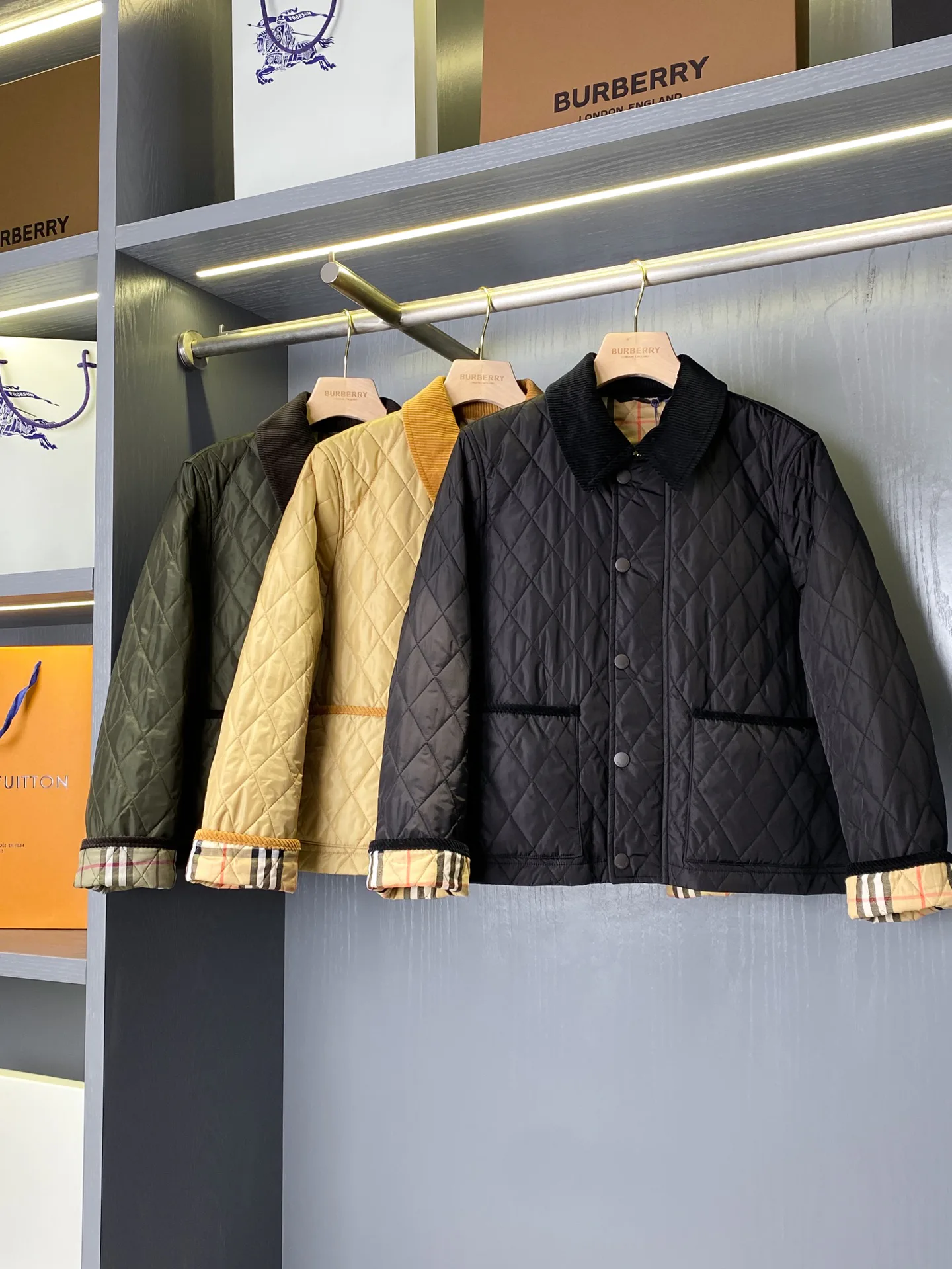 Куртки И Пуховики Женские Burberry 18513006
