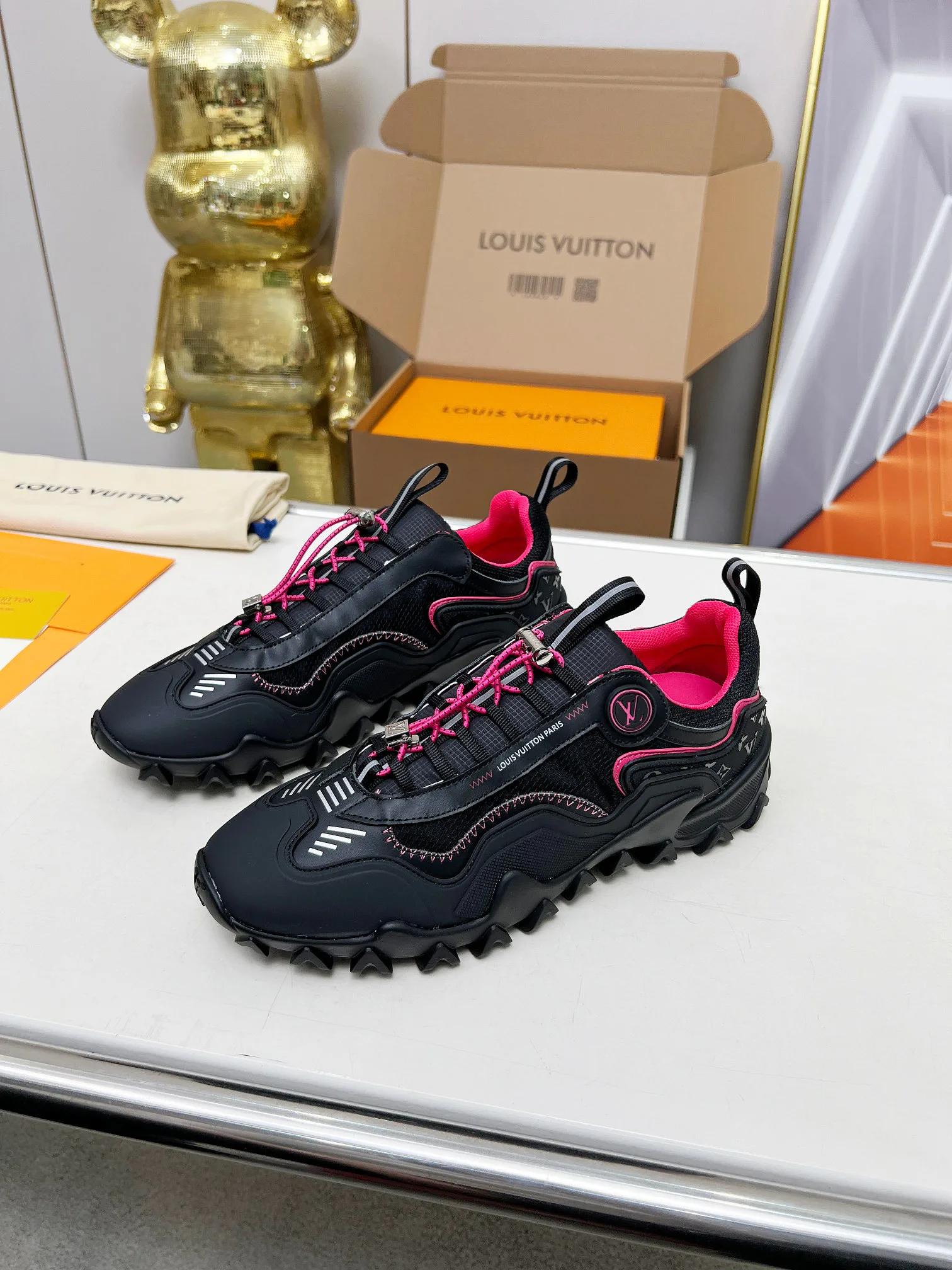 Кроссовки Женские Louis Vuitton 24259