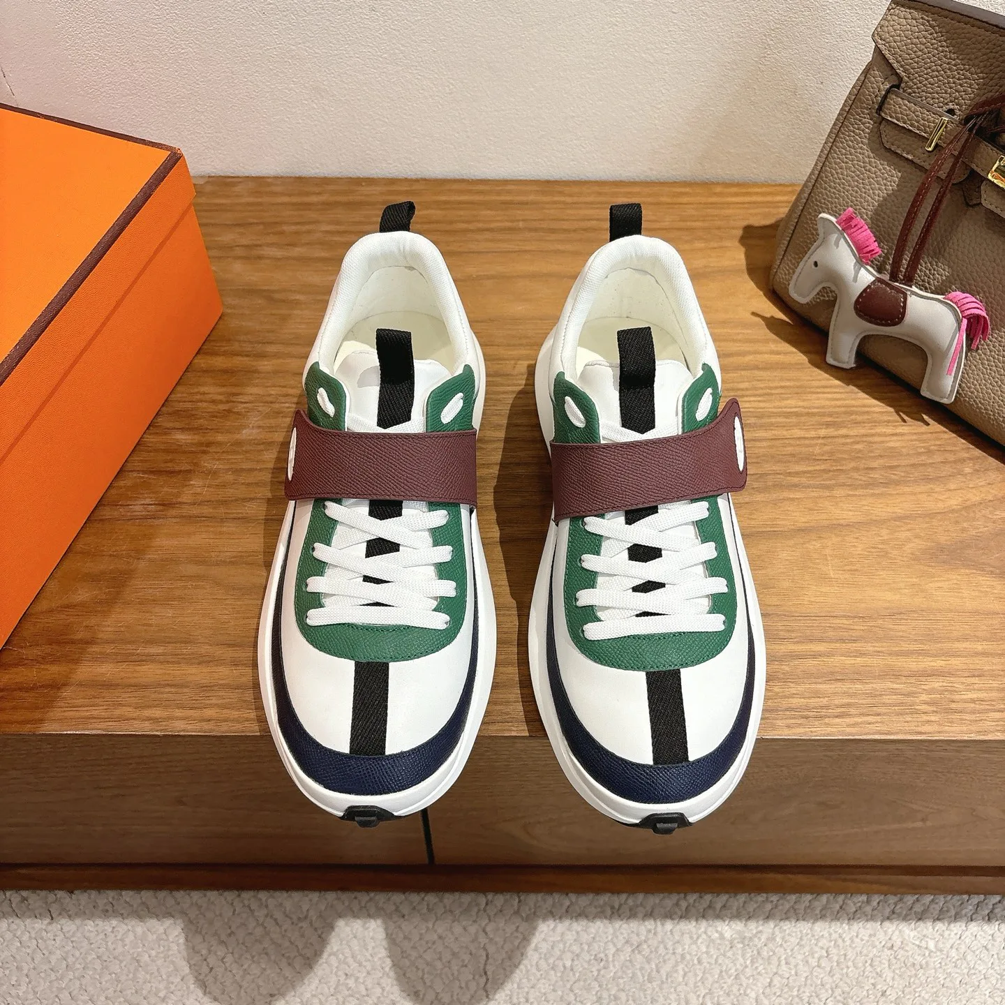 Кроссовки Женские Hermes 10189079