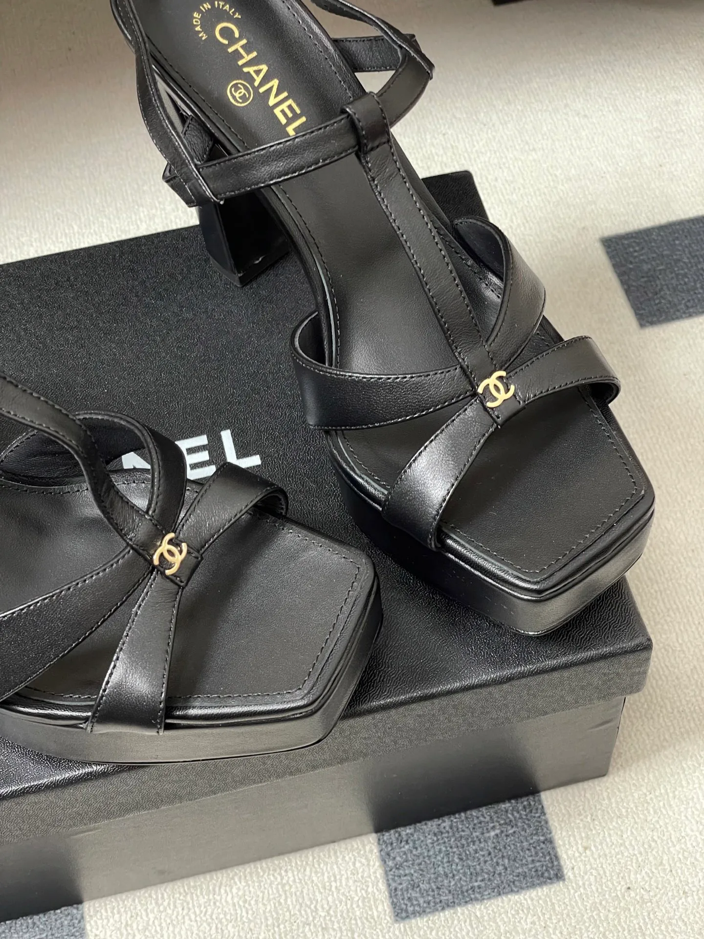 Босоножки Женские Chanel 12936261