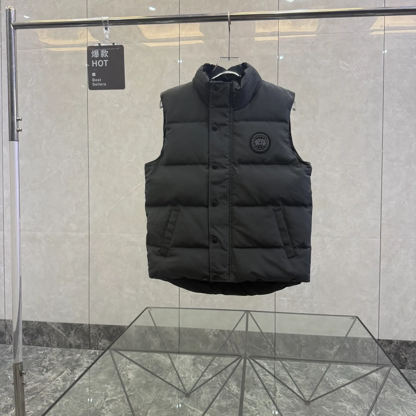 Жилеты Женские Canada Goose 17949433