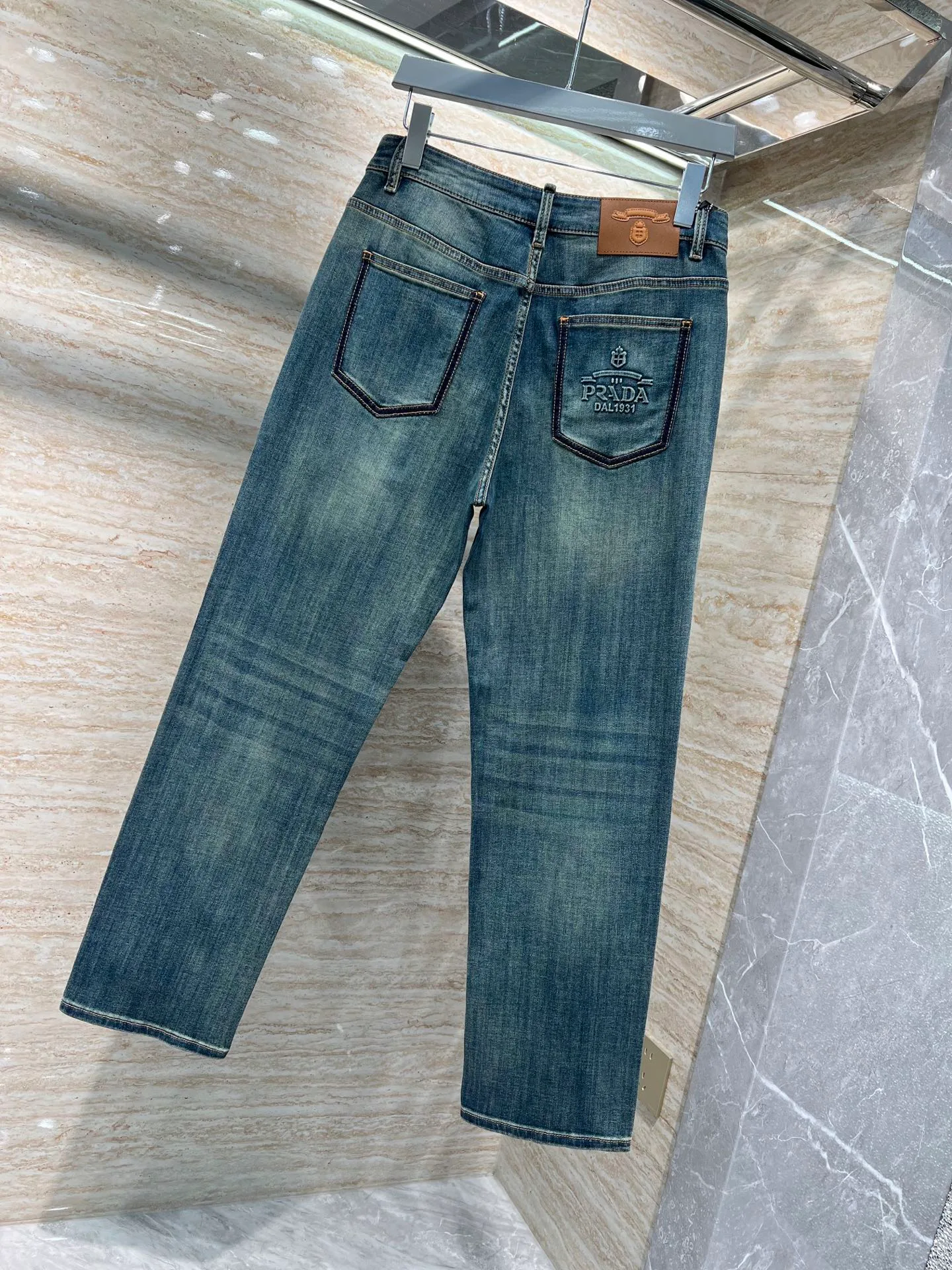 Джинсы Женские Prada 10610589