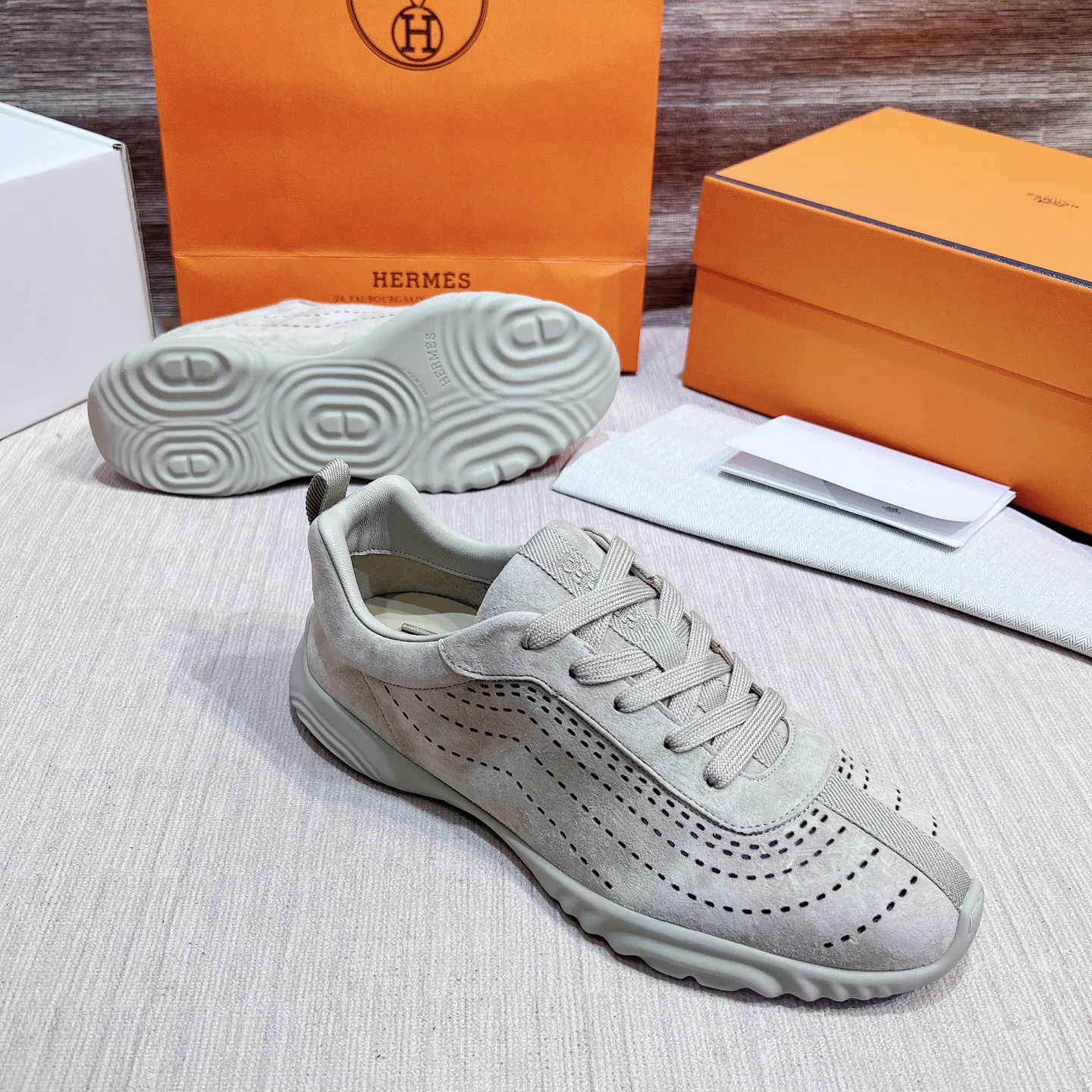 Кроссовки Женские Hermes 17749561