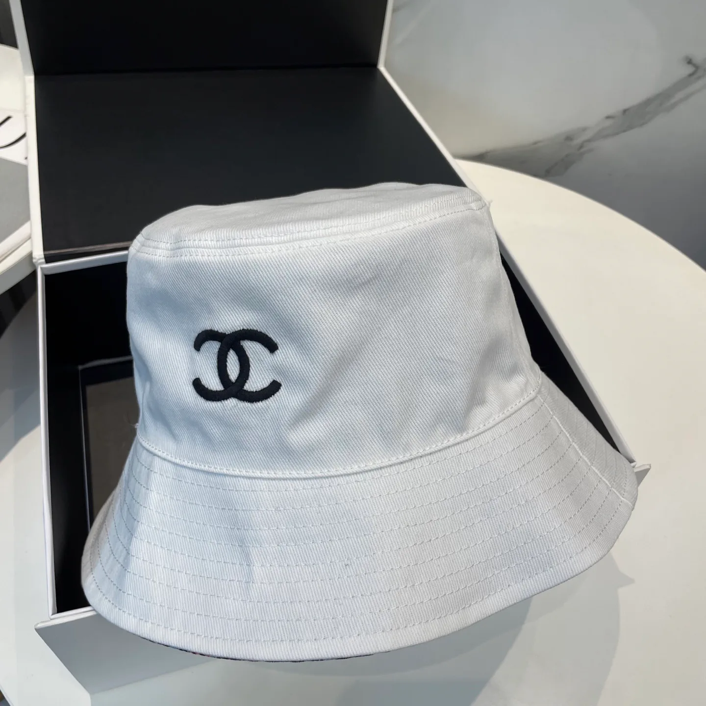 Головные Уборы Chanel 13294370