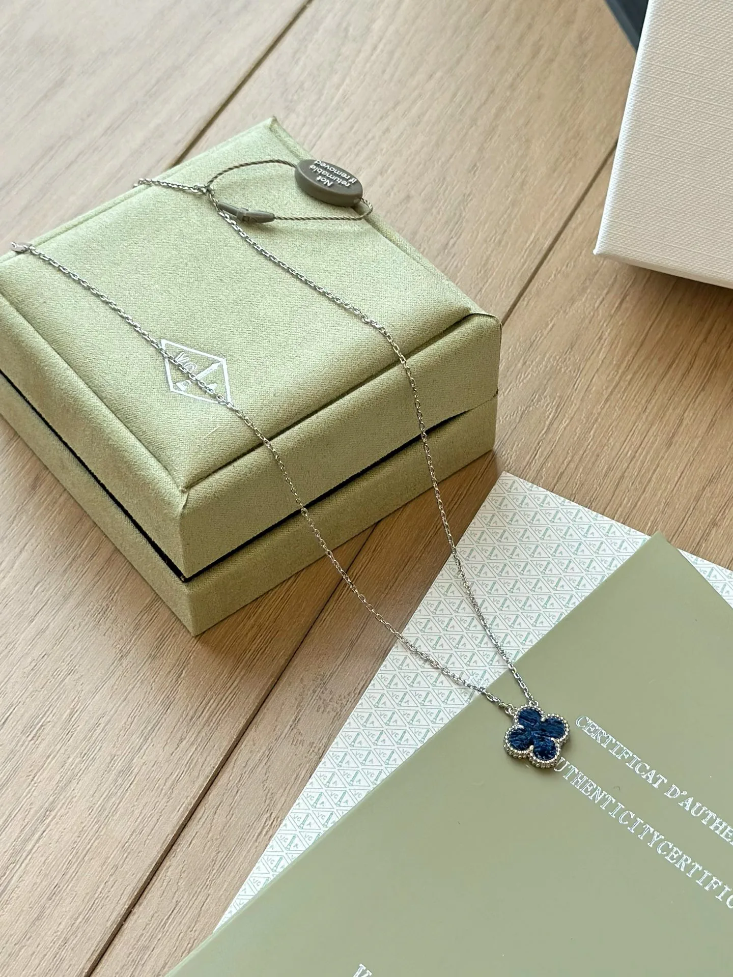 Бижутерия Van Cleef & Arpels 231991