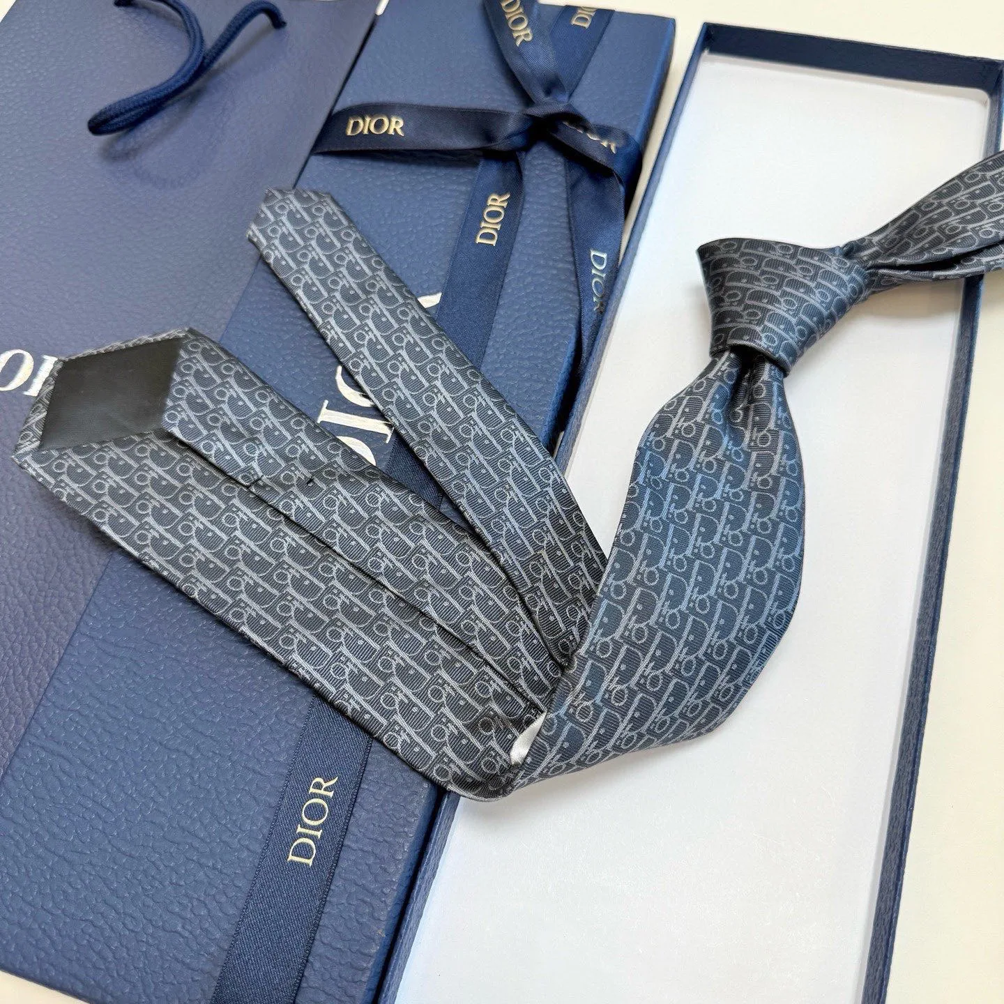 Платки Christian Dior 10695738