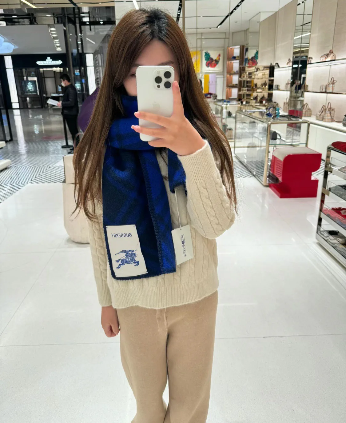 Шарфы Burberry 18507343