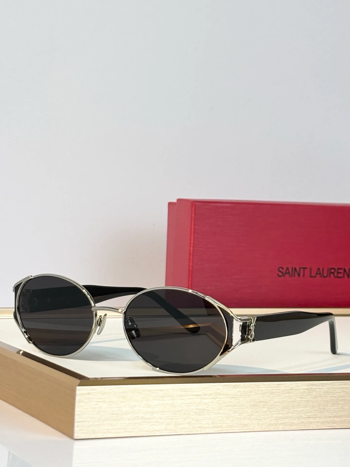 Очки Saint Laurent 18286944