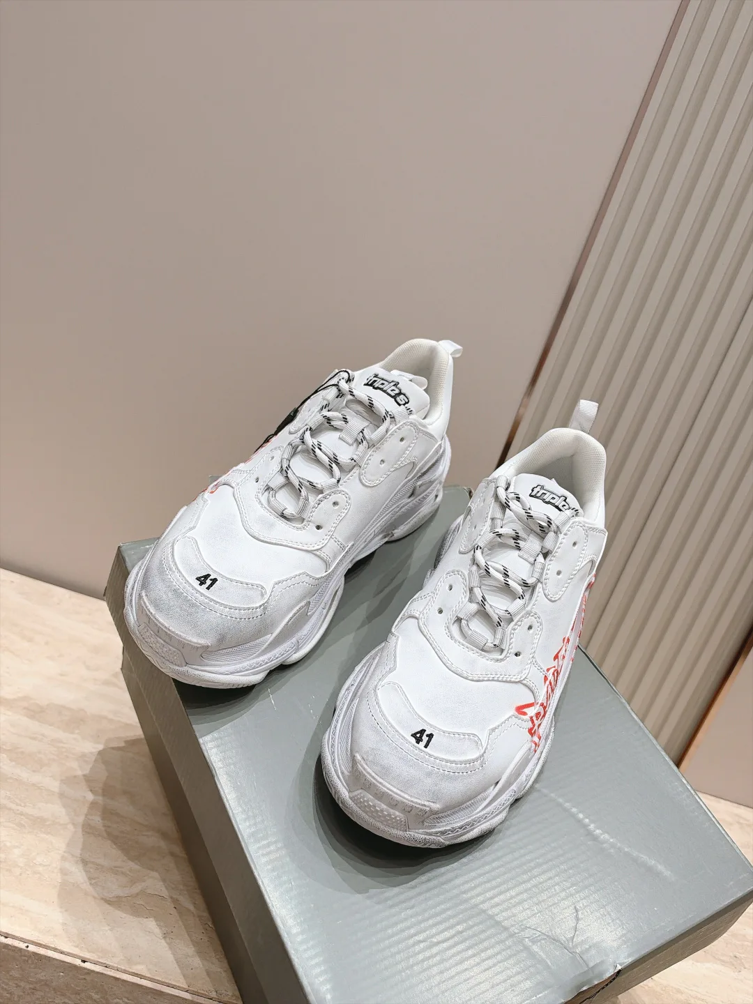 Кроссовки Женские Balenciaga 18780419