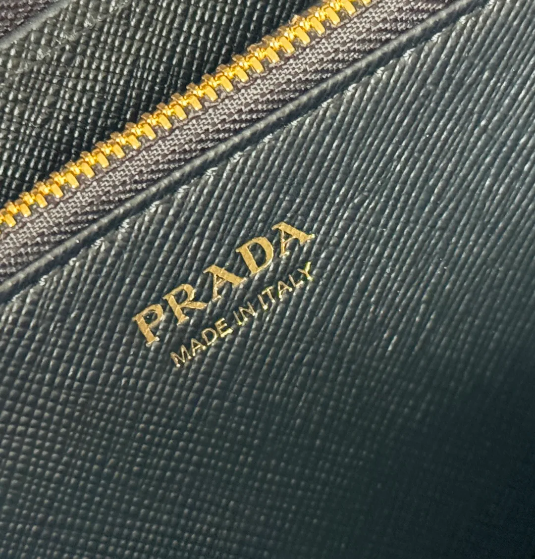 Клатчи Женские Prada 17999864