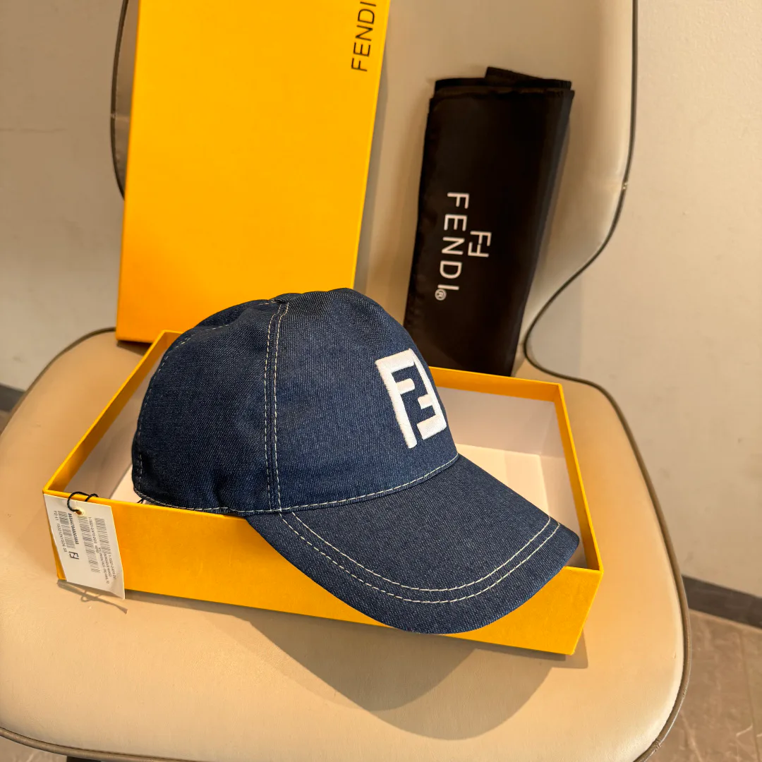 Головные Уборы Fendi 13606110