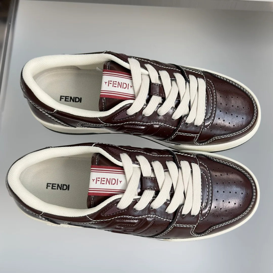 Кроссовки Женские Fendi 17729636