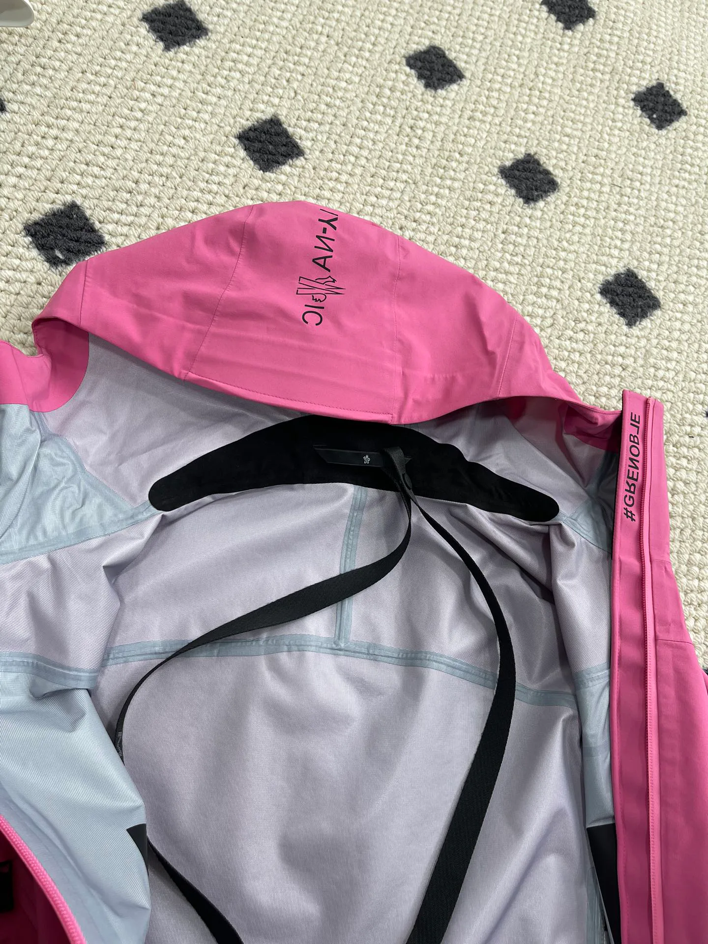 Куртки Женские Moncler 6920