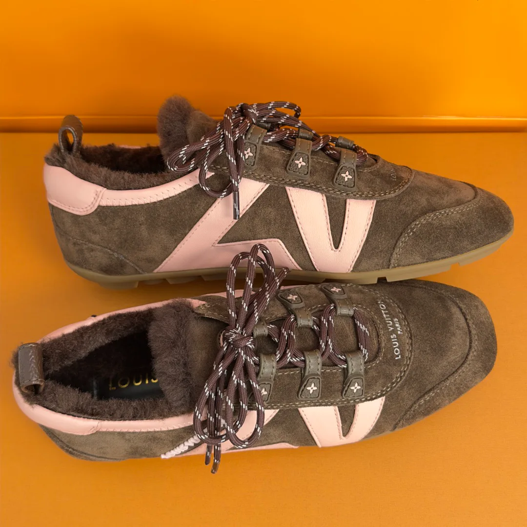 Кроссовки Женские Louis Vuitton 18741739