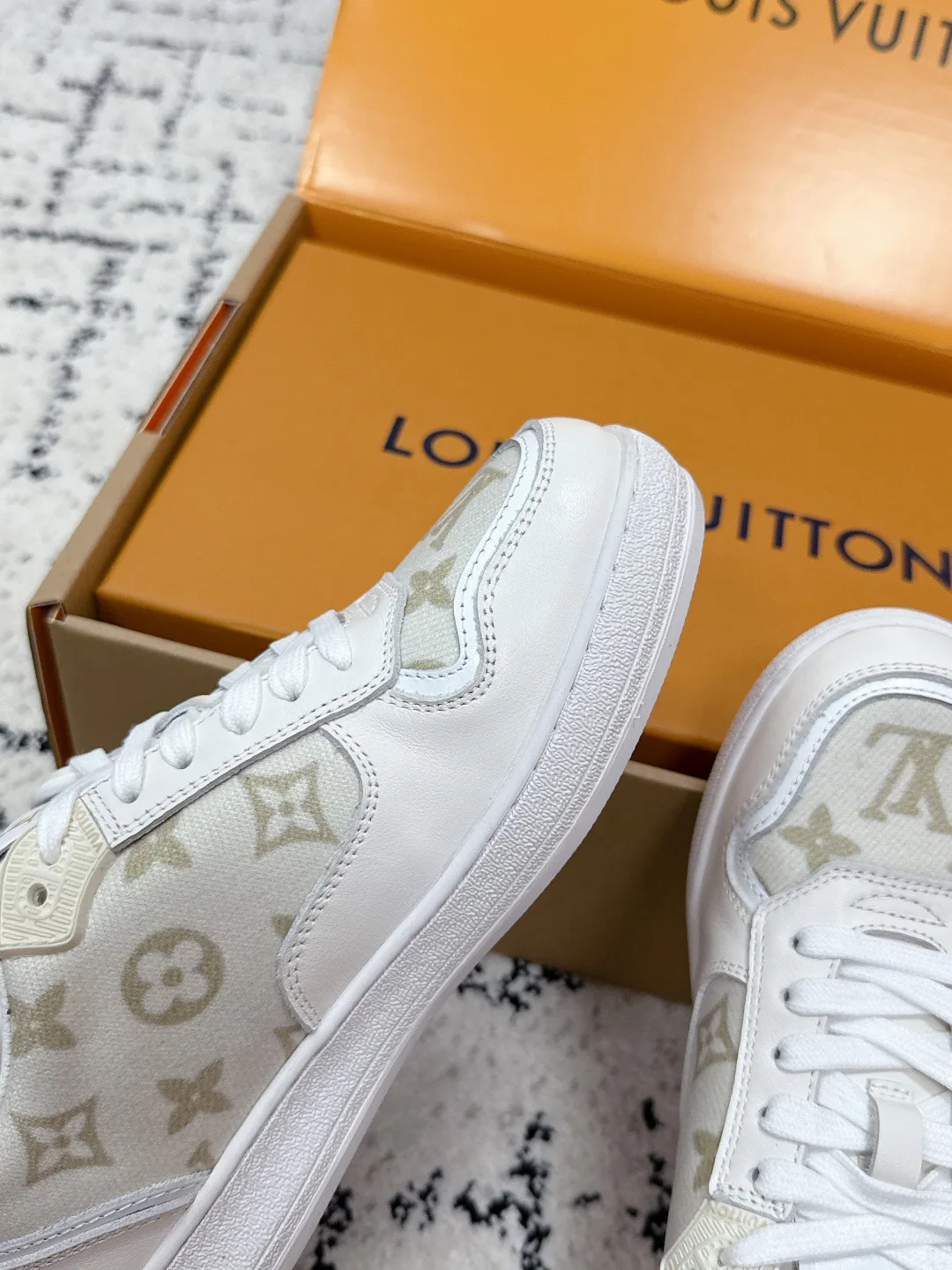 Кеды Женские Louis Vuitton 2471174