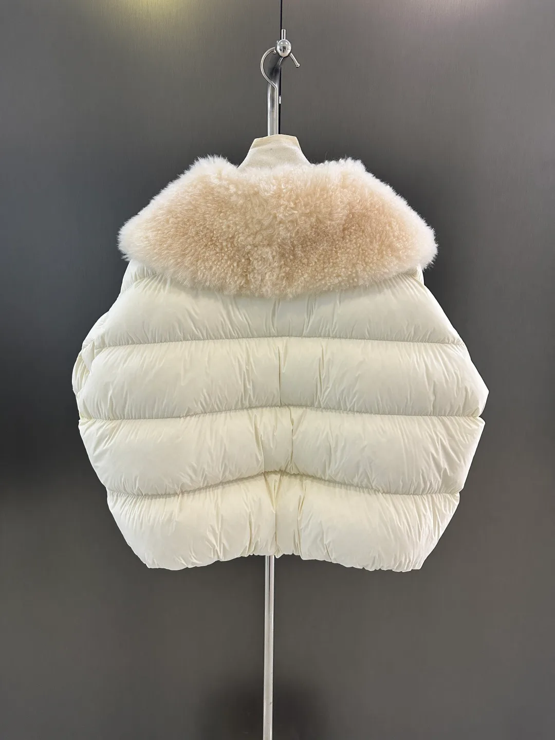 Куртки И Пуховики Женские Miu Miu 1322732