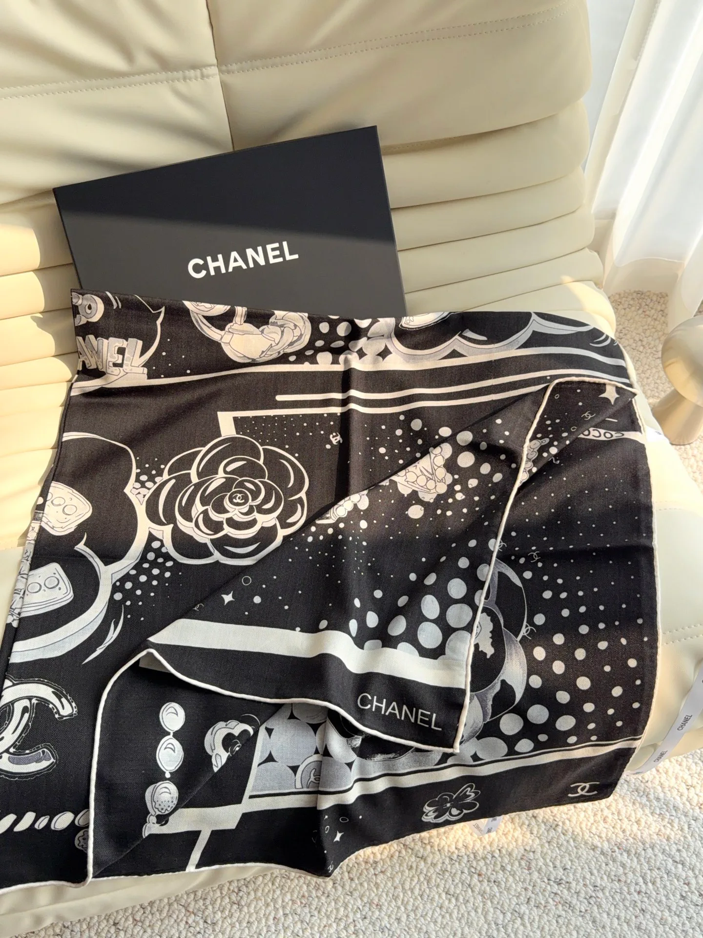 Платки Chanel 18675791