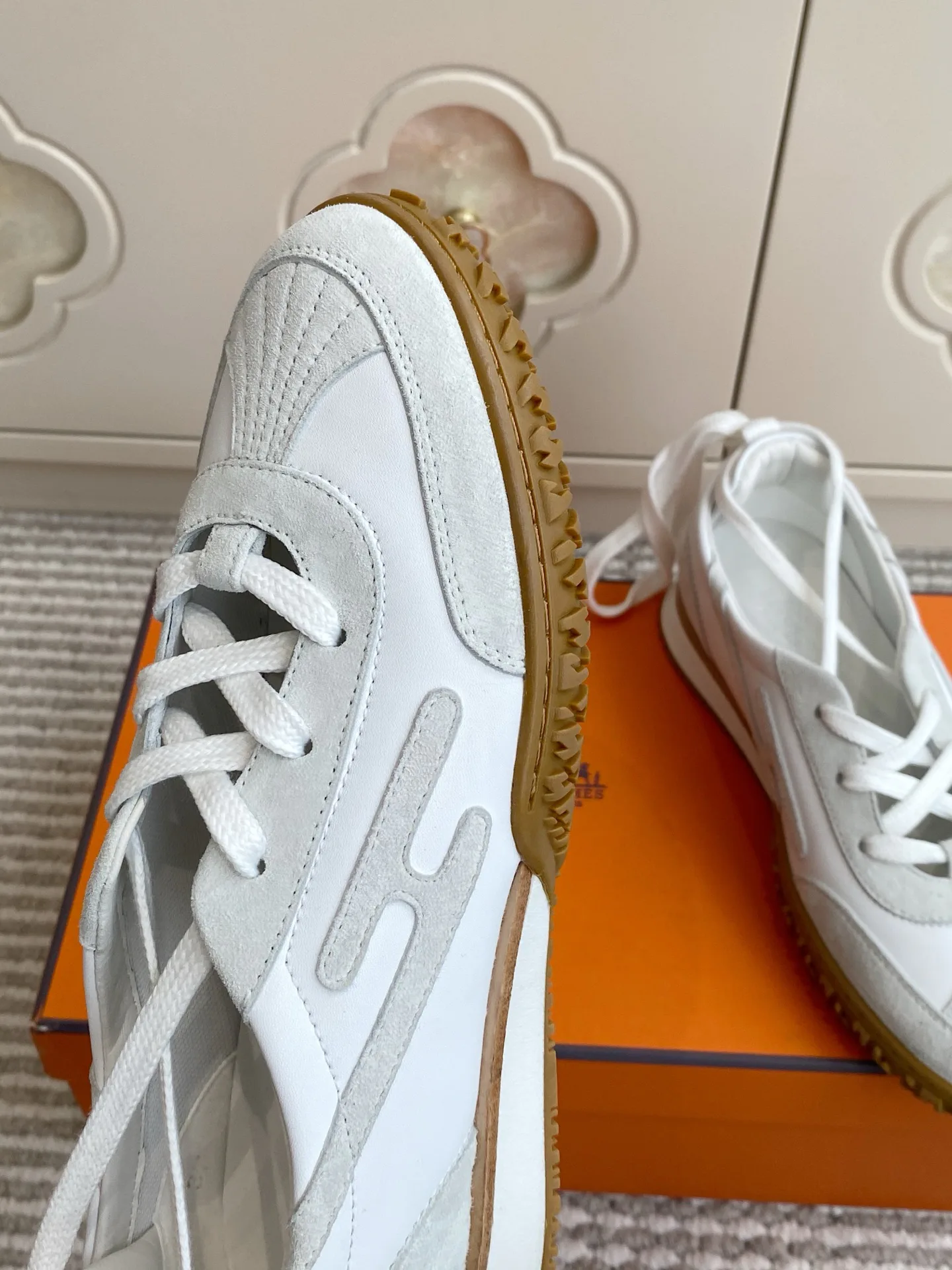 Кроссовки Женские Hermes 17476182