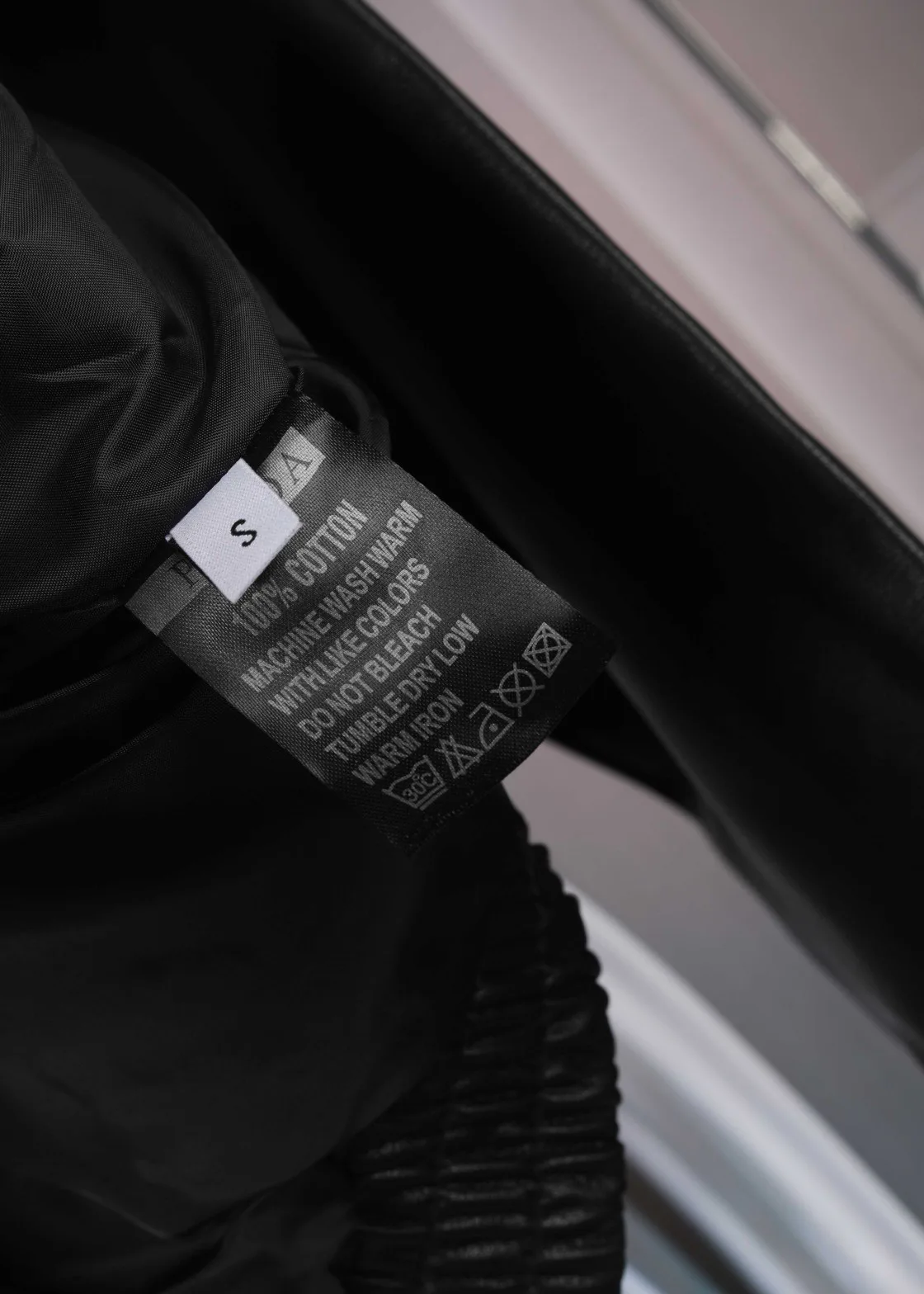 Кожаные Куртки И Дублёнки Мужские Prada 3003