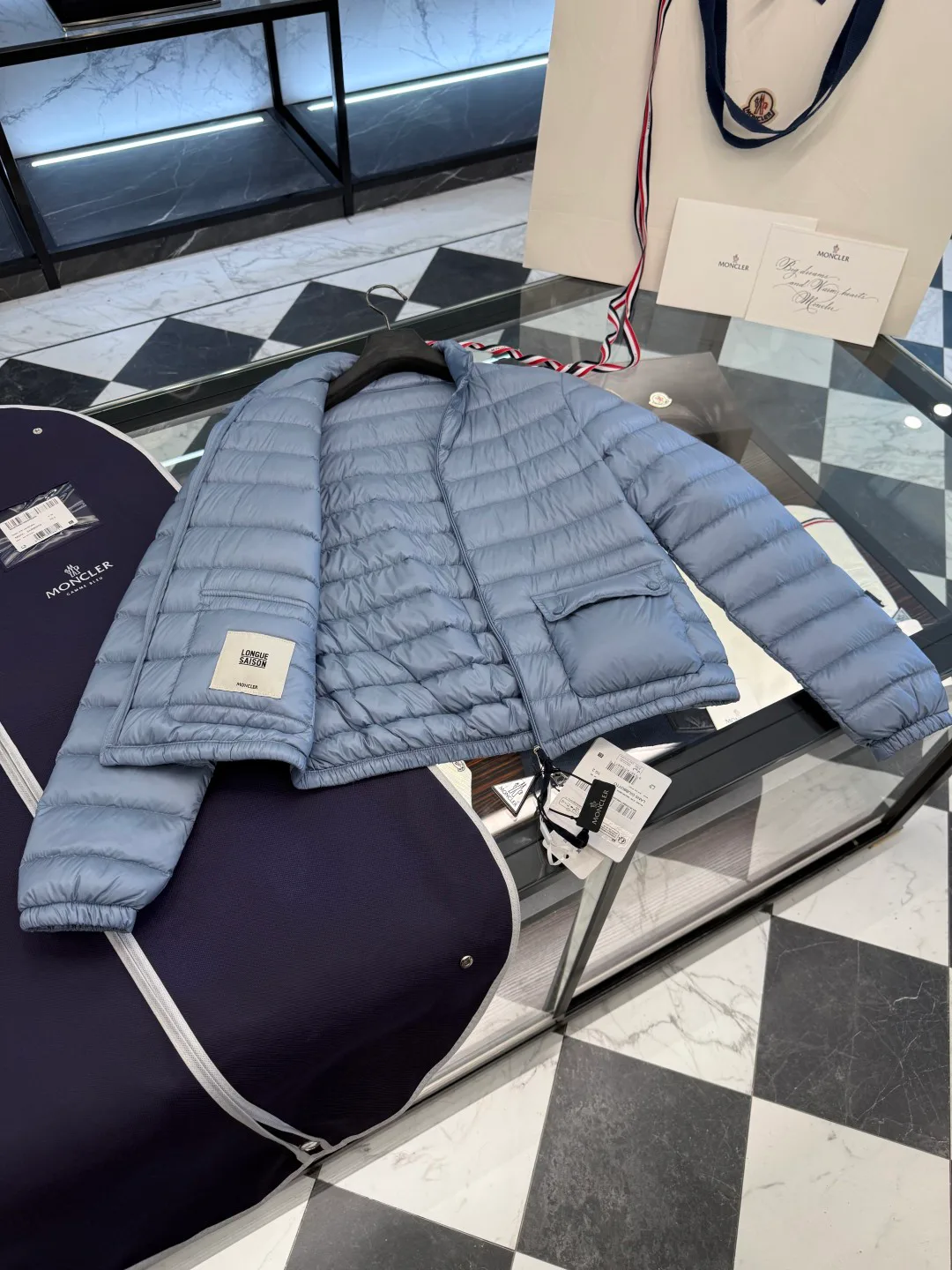 Куртки И Пуховики Женские Moncler 18989598
