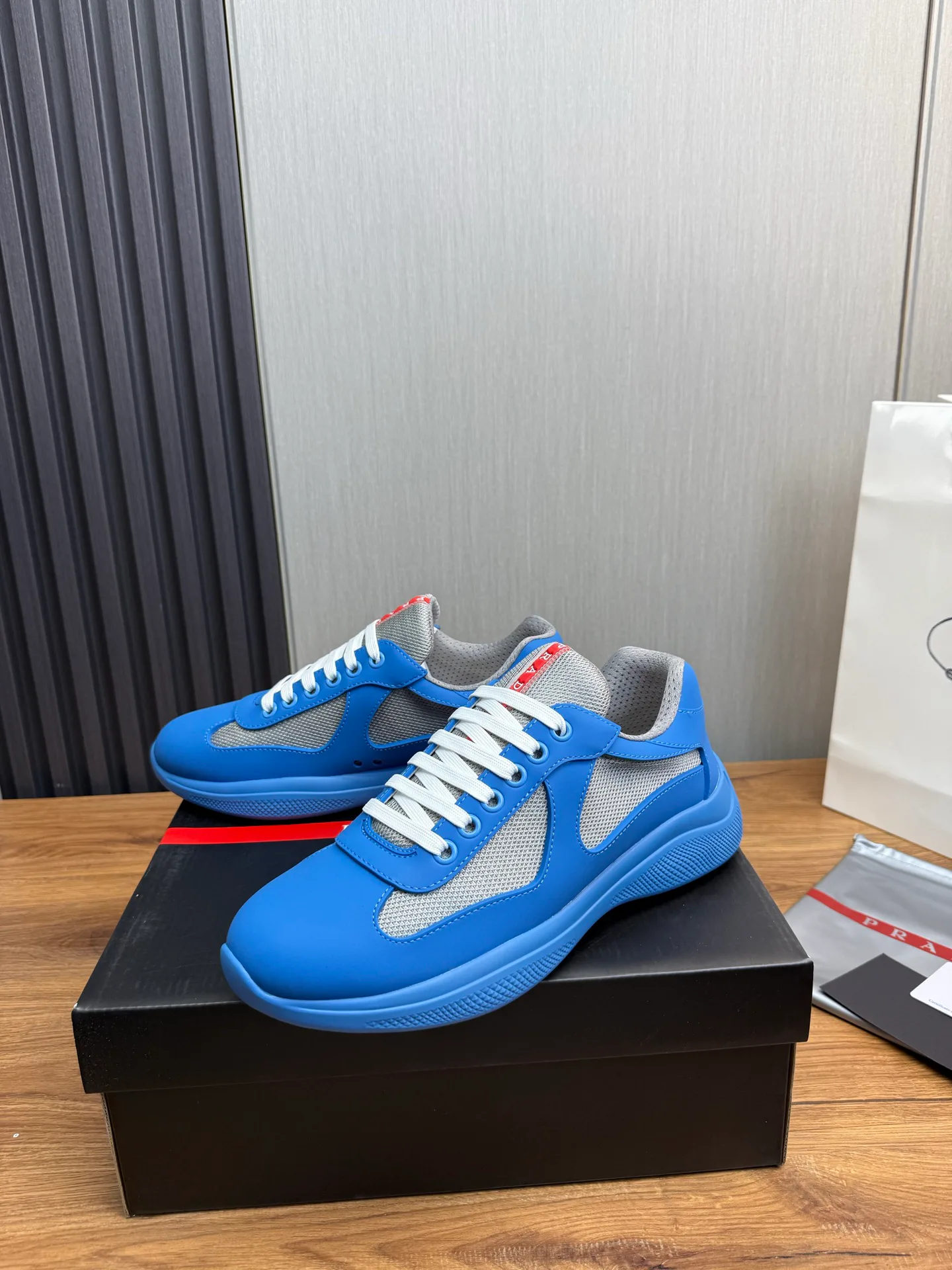 Кроссовки Женские Prada 1261596