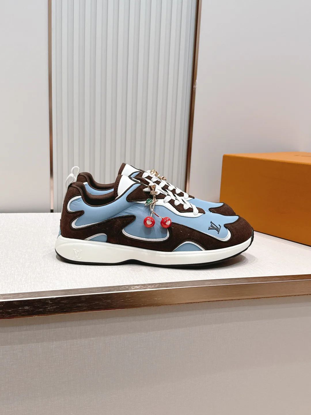 Кроссовки Мужские Louis Vuitton 17926424
