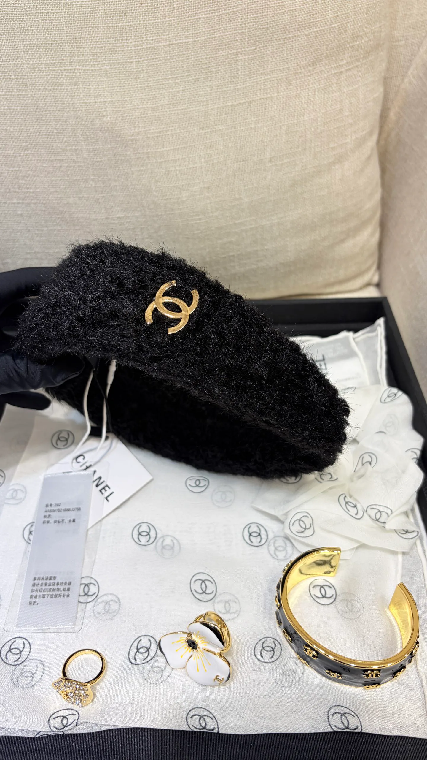 Головные Уборы Chanel 18454087