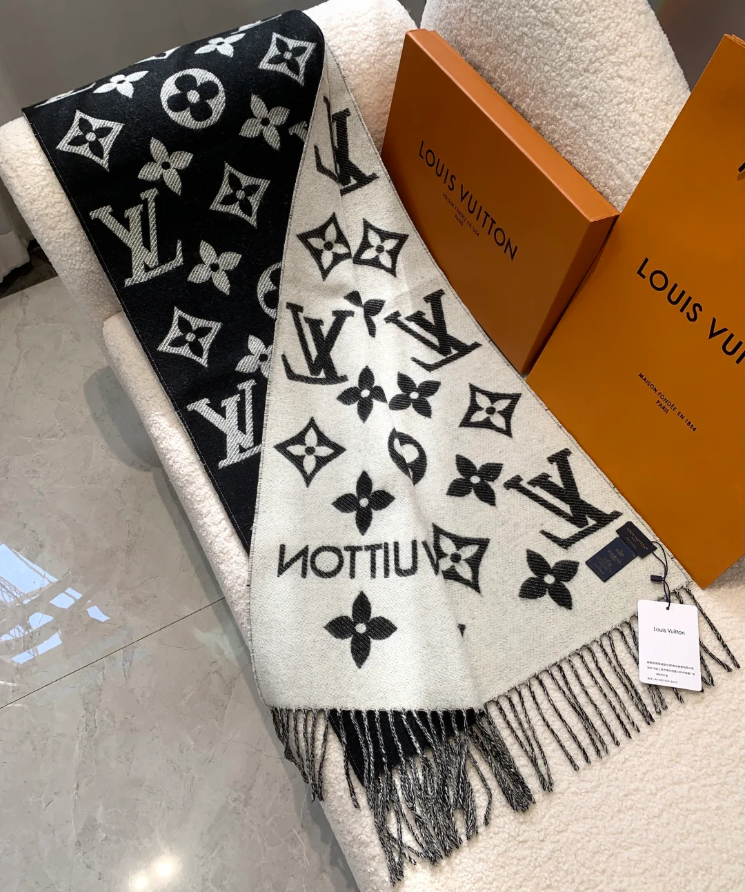 Шарфы Louis Vuitton 1437079