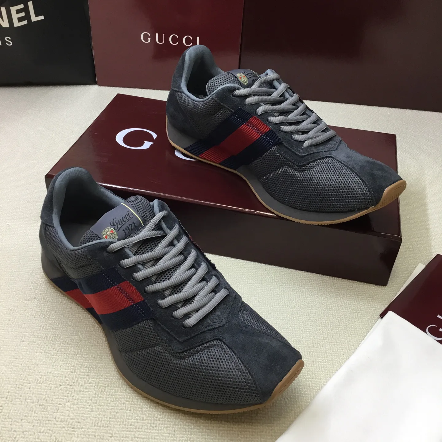 Кроссовки Женские Gucci 18773886