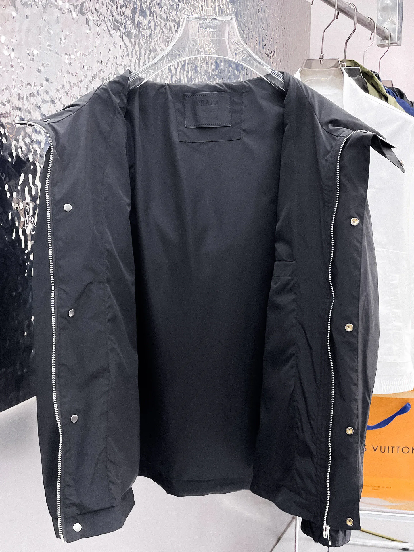 Куртки И Пуховики Мужские Prada 9352318