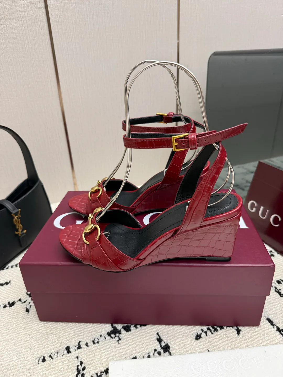 Босоножки Женские Gucci 18049071