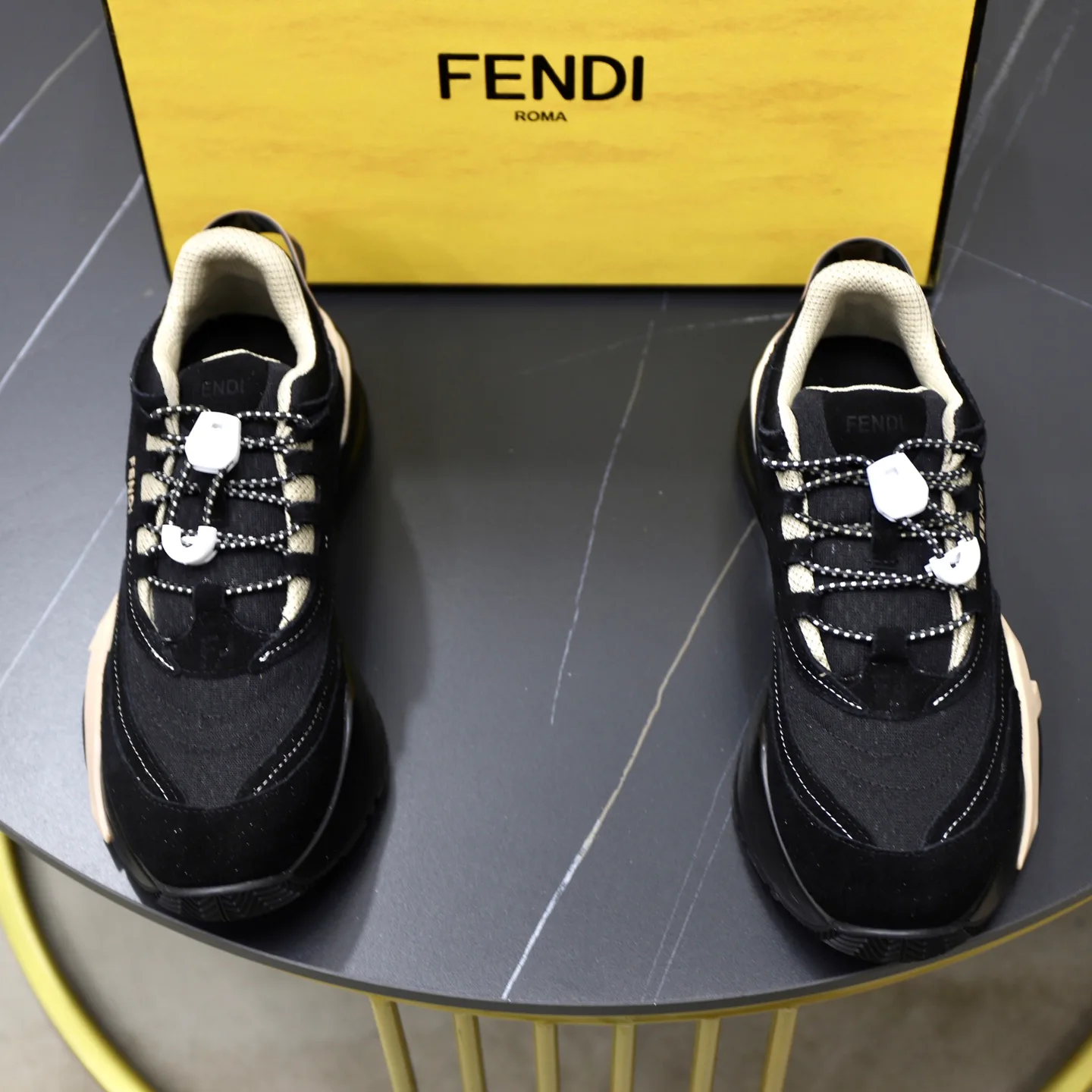 Кроссовки Женские Fendi 211475