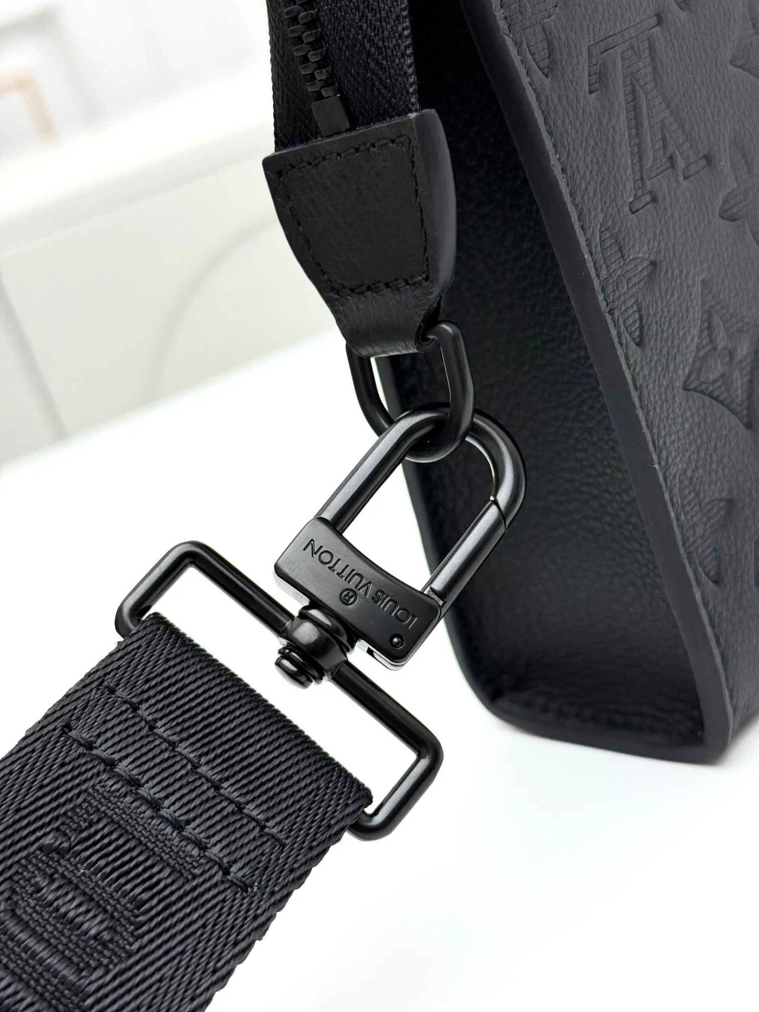 Сумки На Ремне Женские Louis Vuitton 17802502