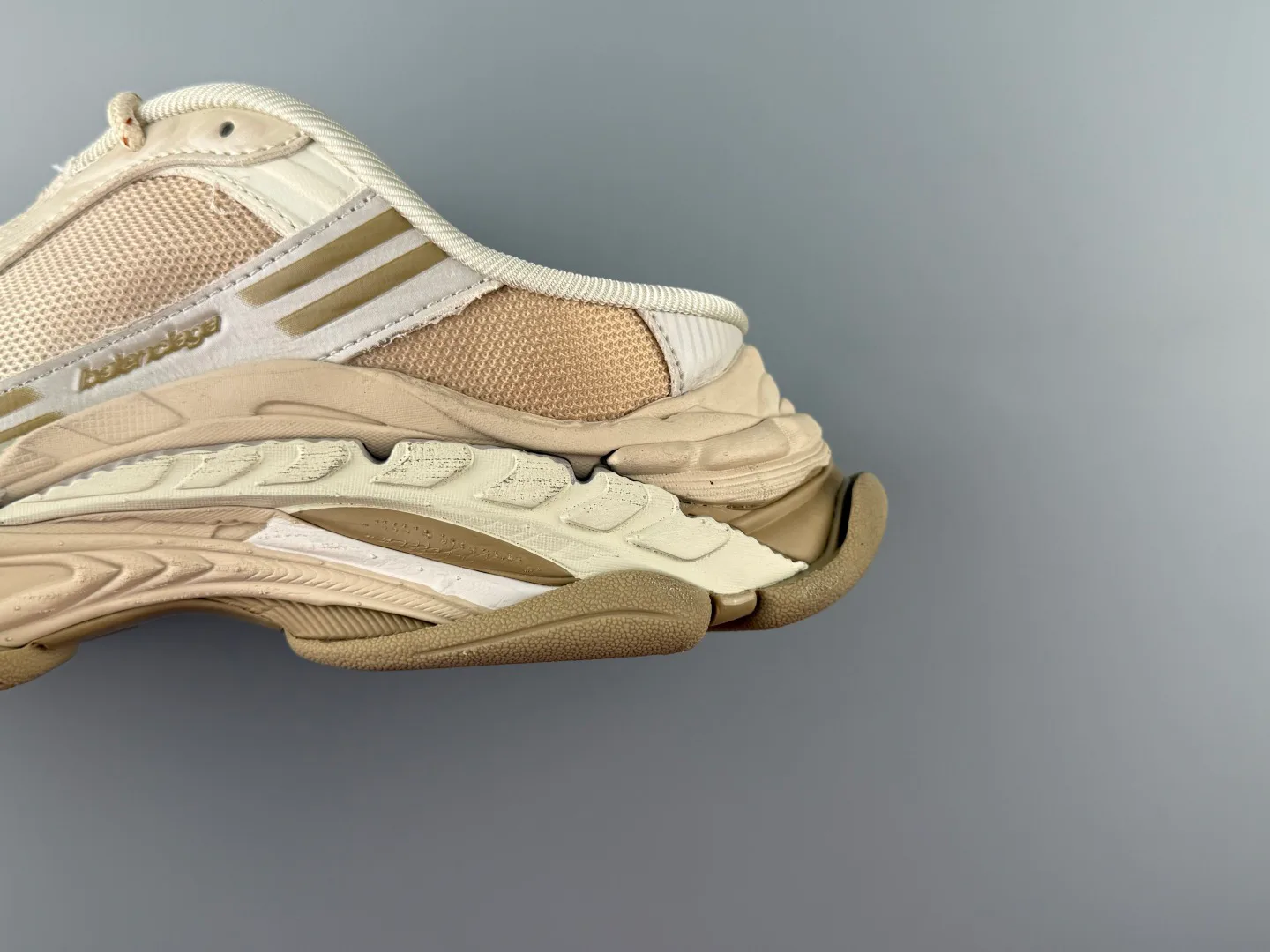 Кроссовки Женские Balenciaga 19700879