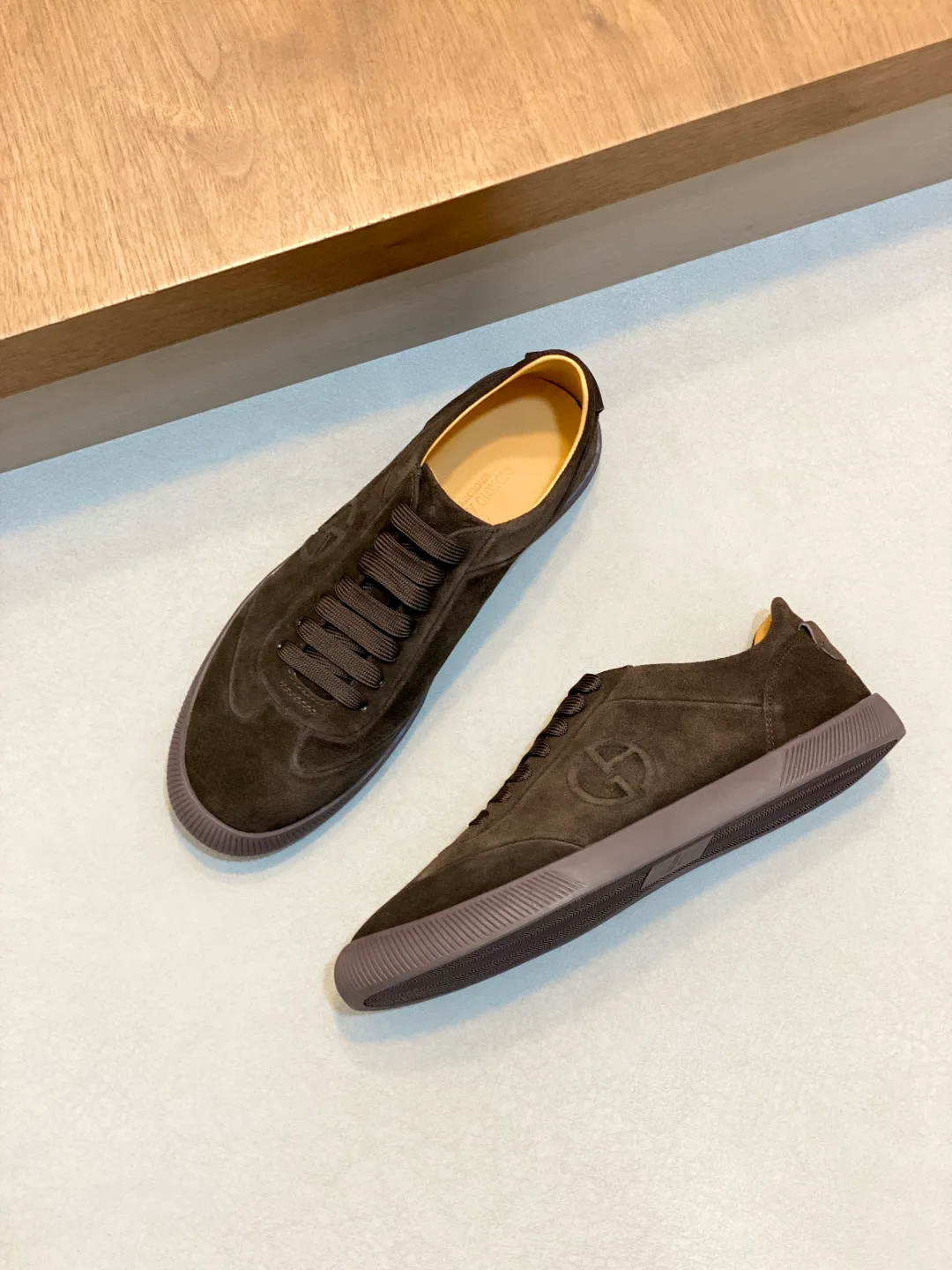 Кроссовки Мужские Armani 18697892