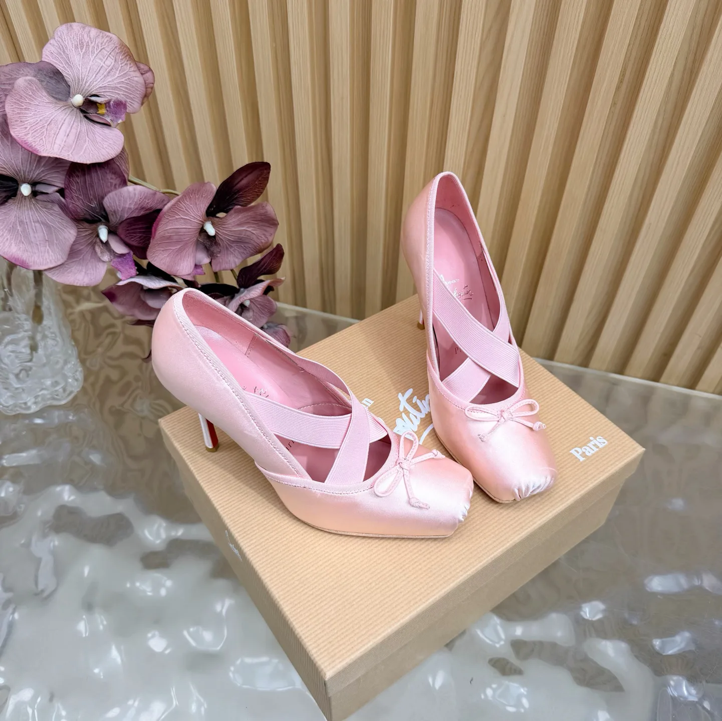 Туфли Женские Christian Louboutin 3901534