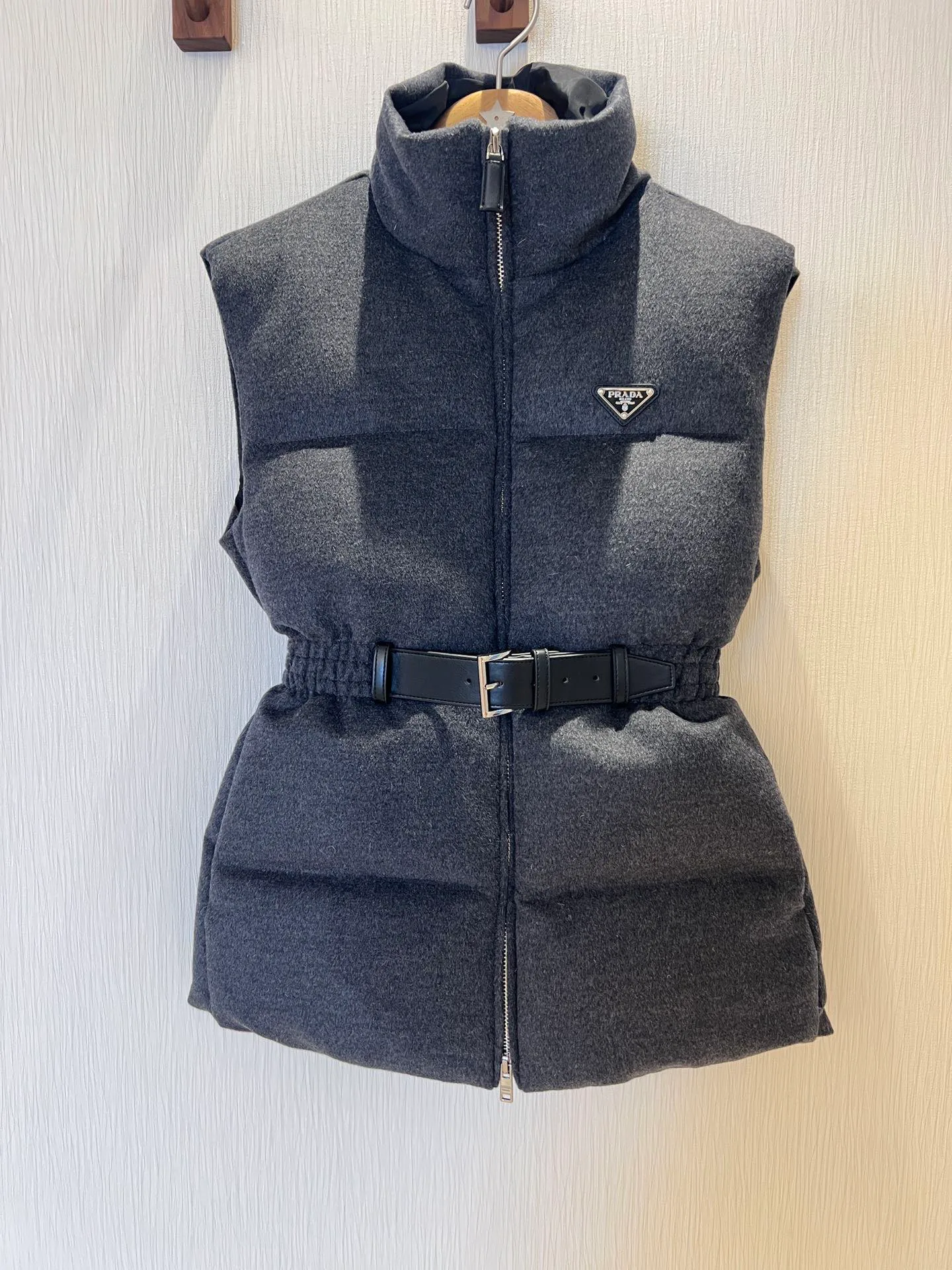 Жилеты Женские Prada 2970207
